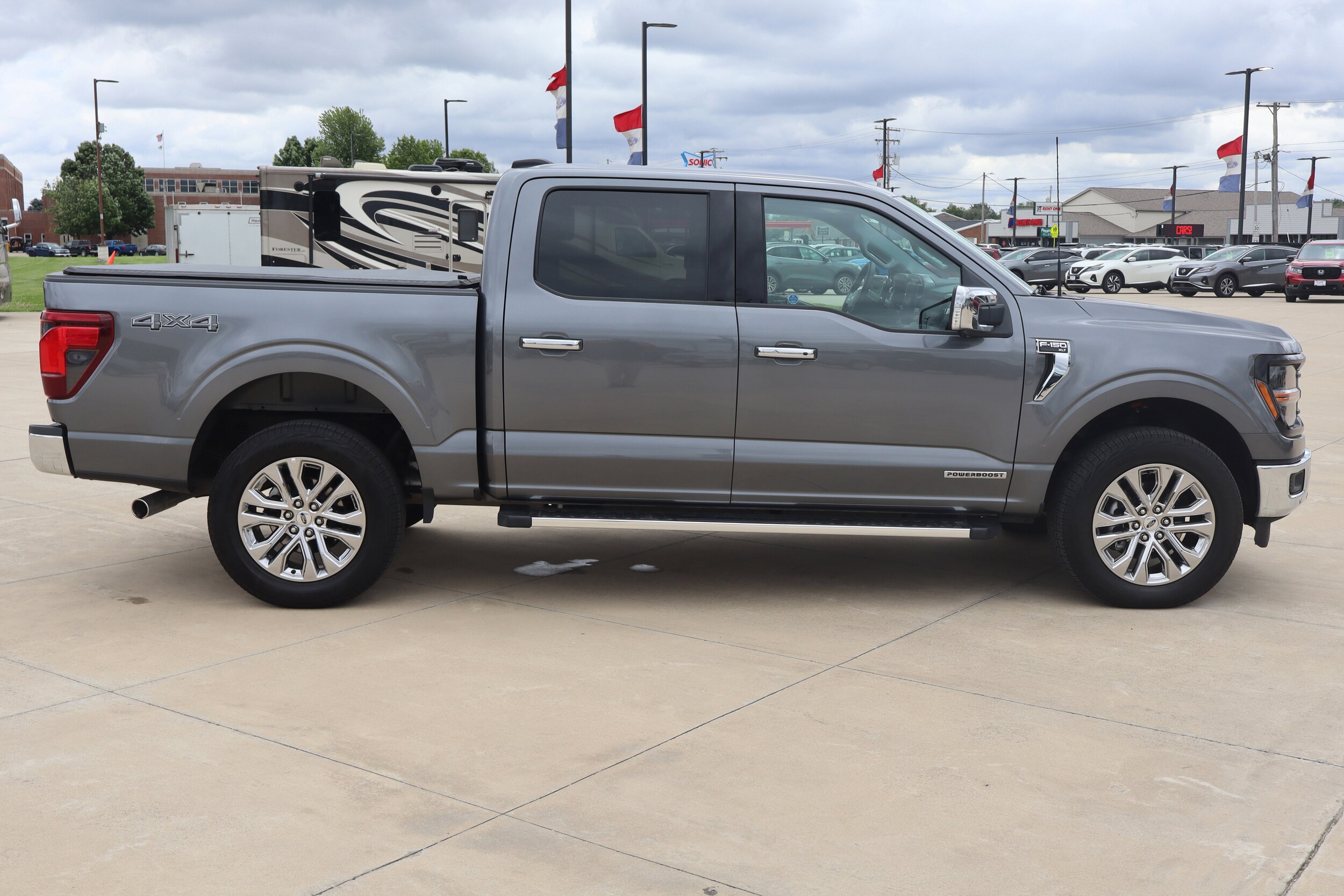 2024 Ford F-150 XLT photo 4