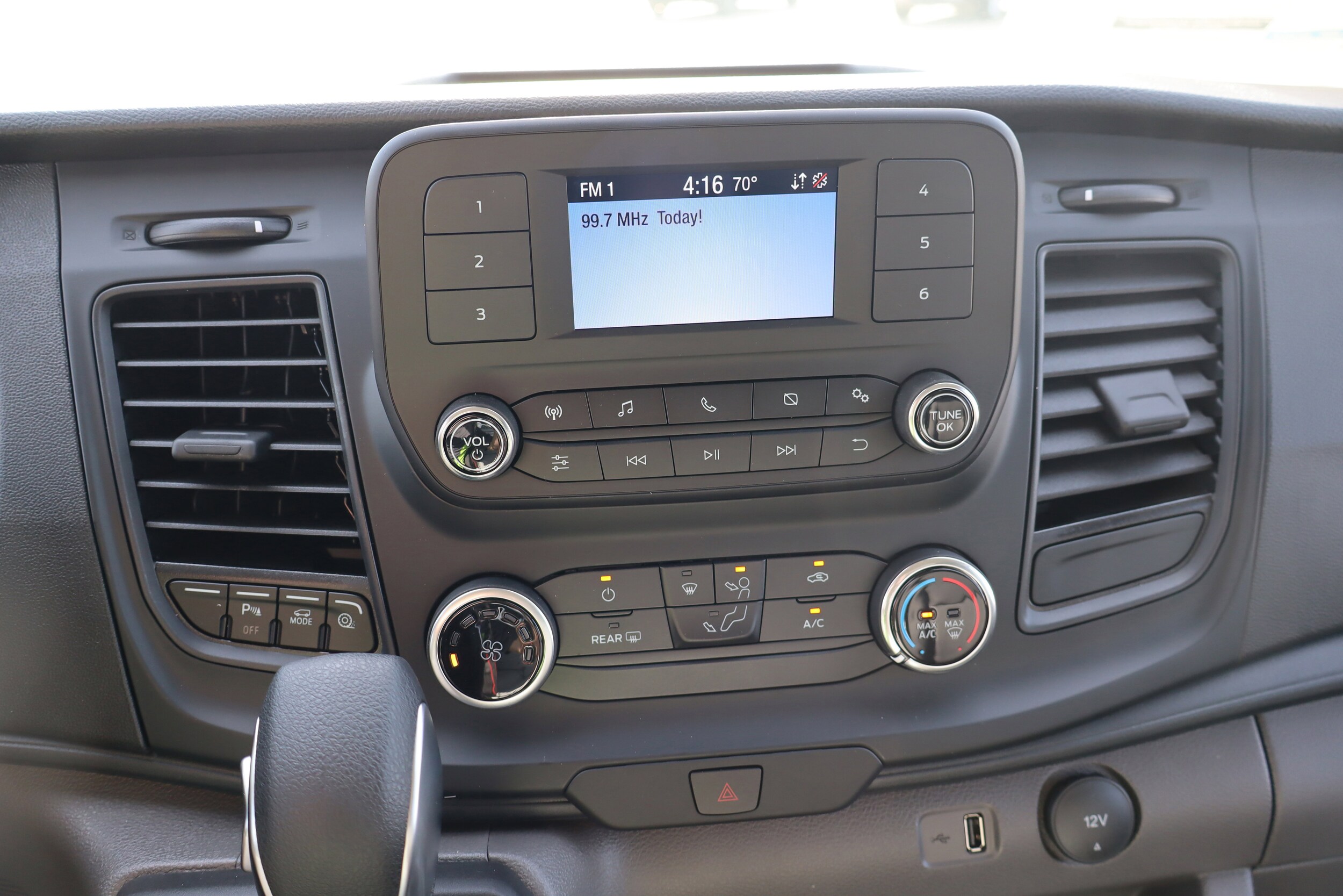 2025 Ford Transit Van Base - Photo 17