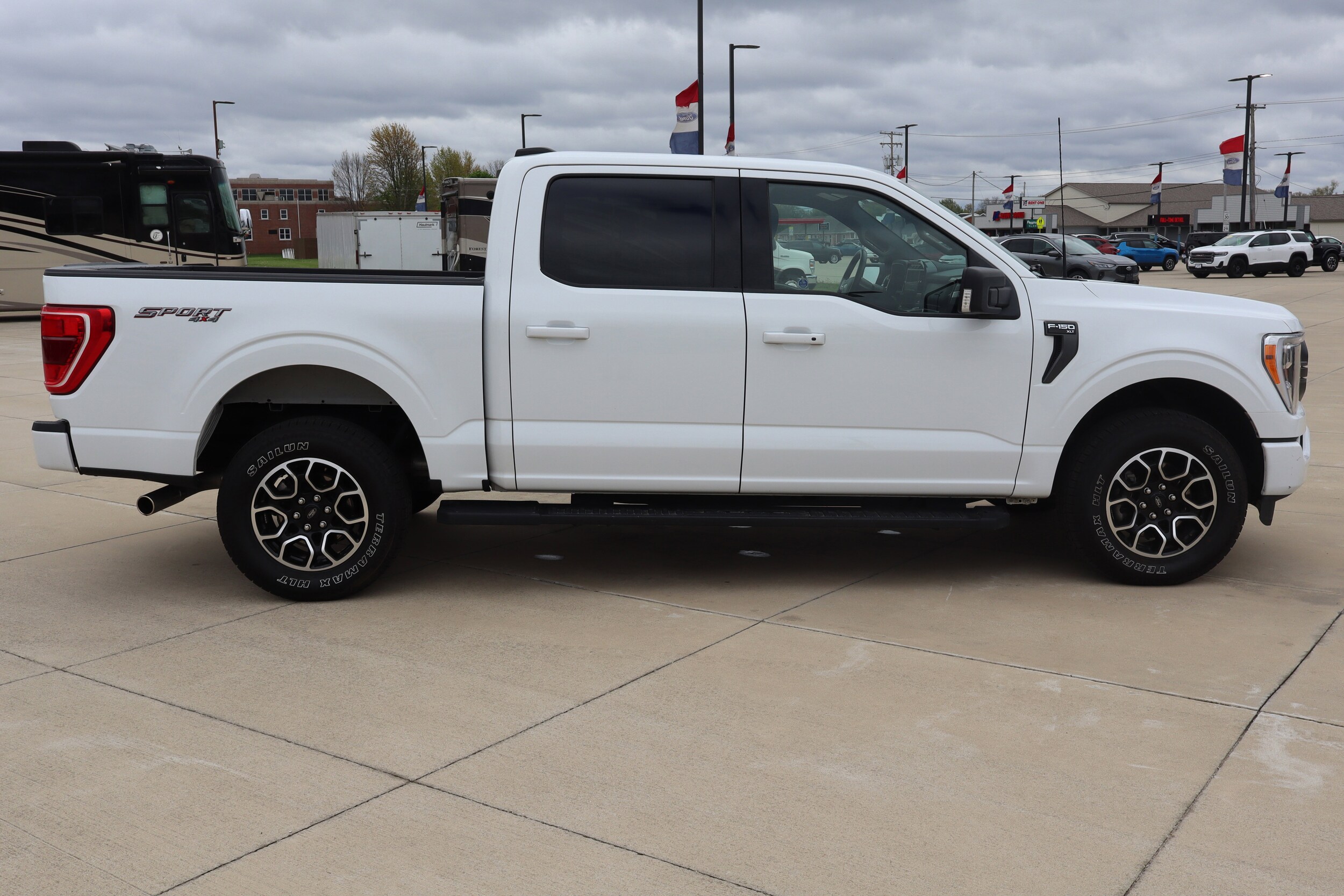 2023 Ford F-150 XLT photo 4