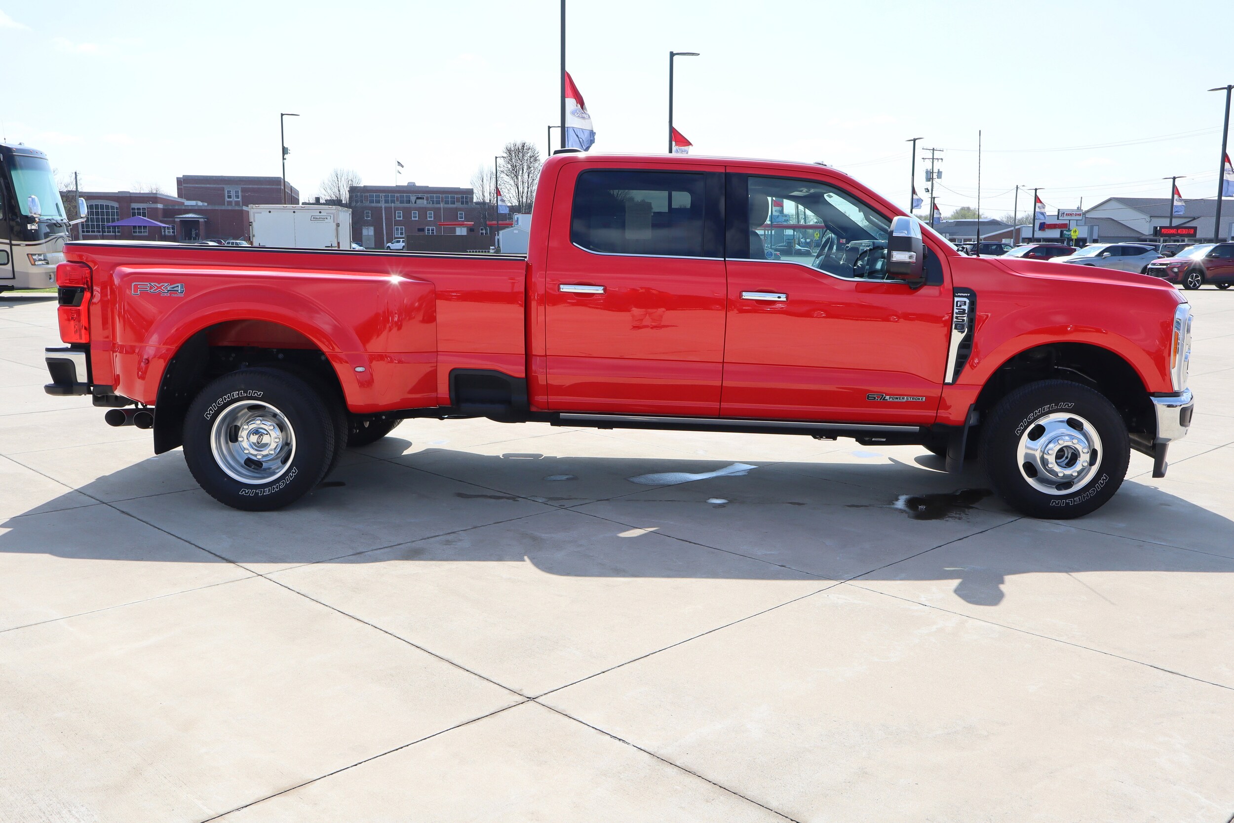 2023 Ford F-350 Lariat photo 4