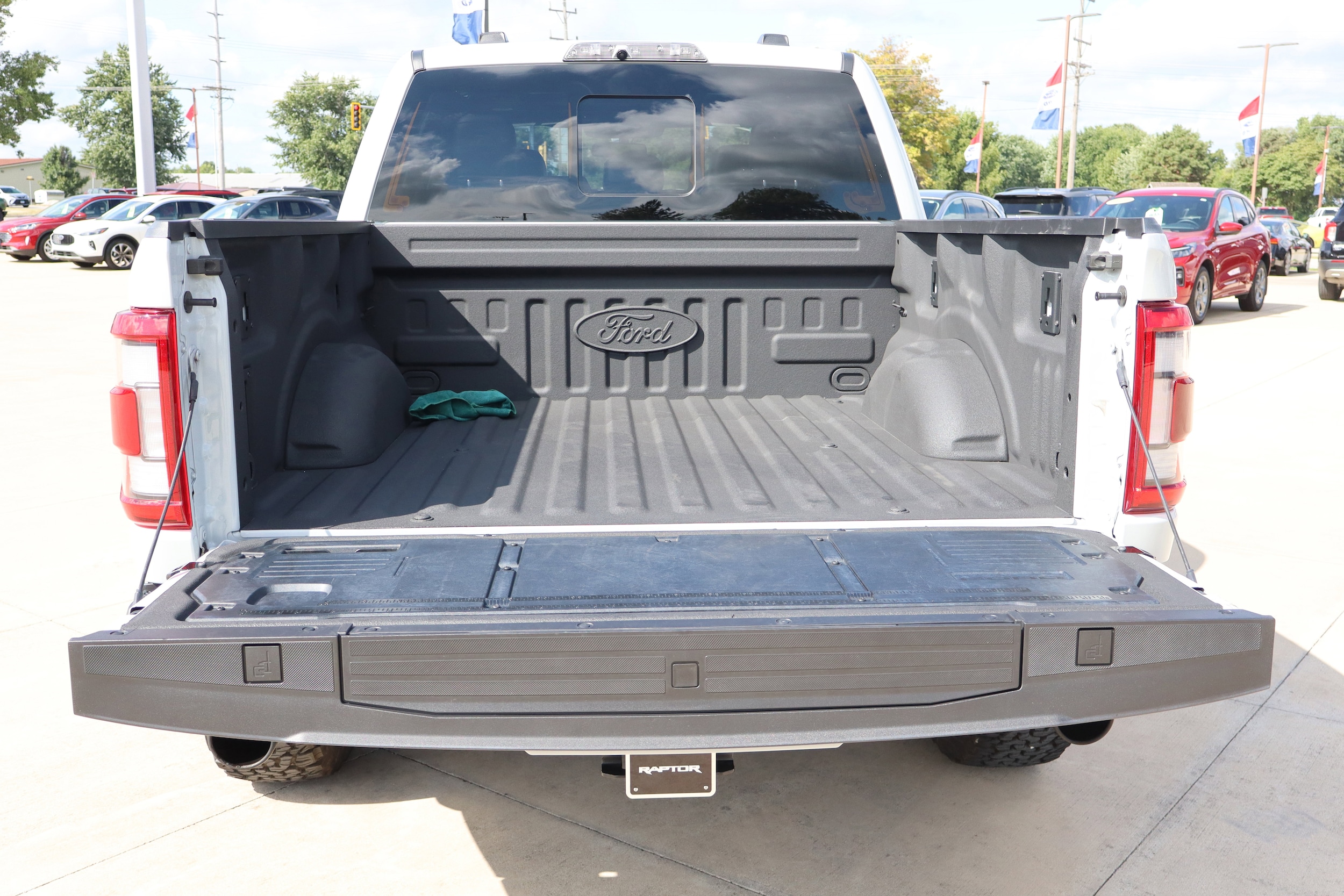 2023 Ford F-150 Raptor - Photo 34