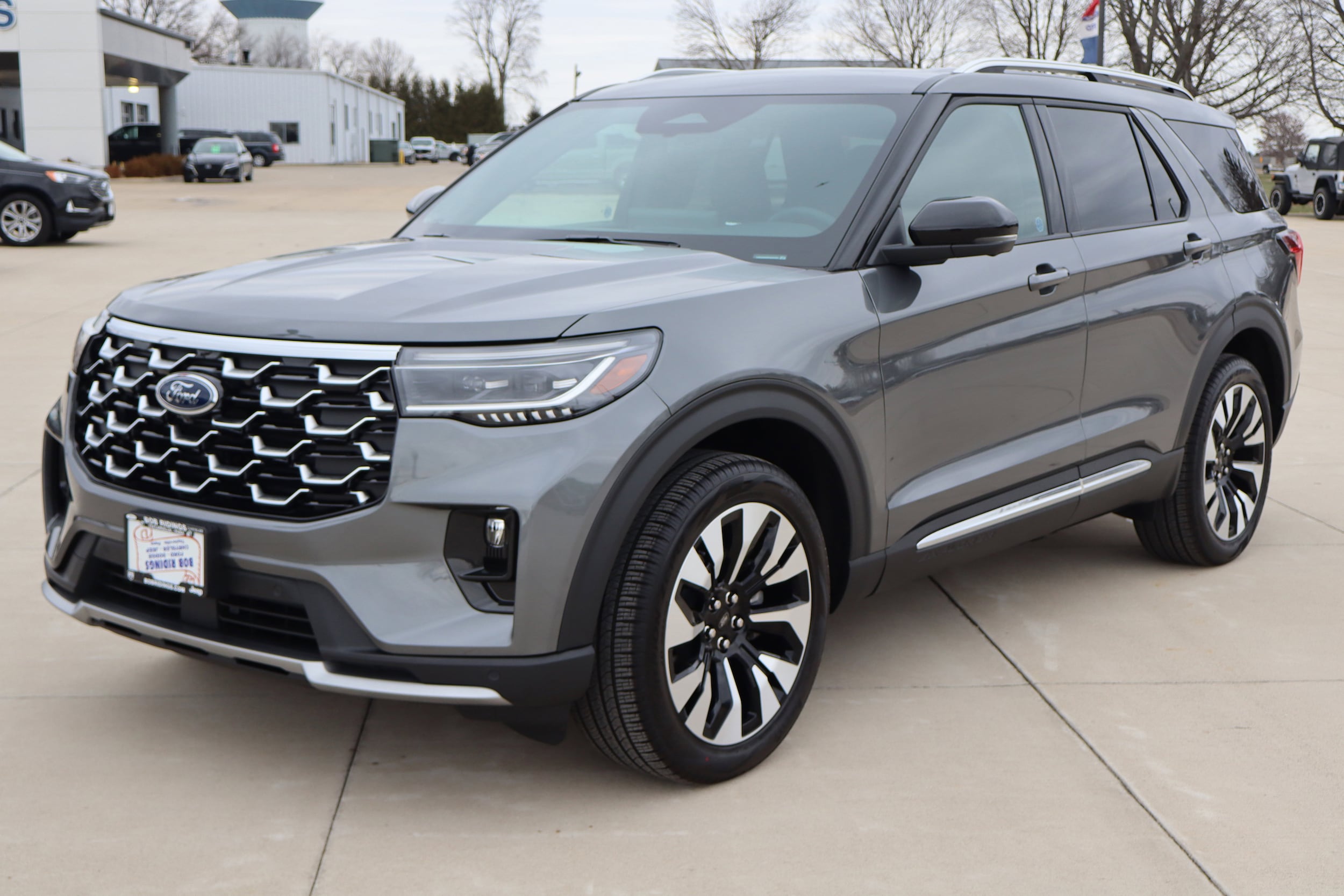 2026 Ford Explorer Platinum's photo