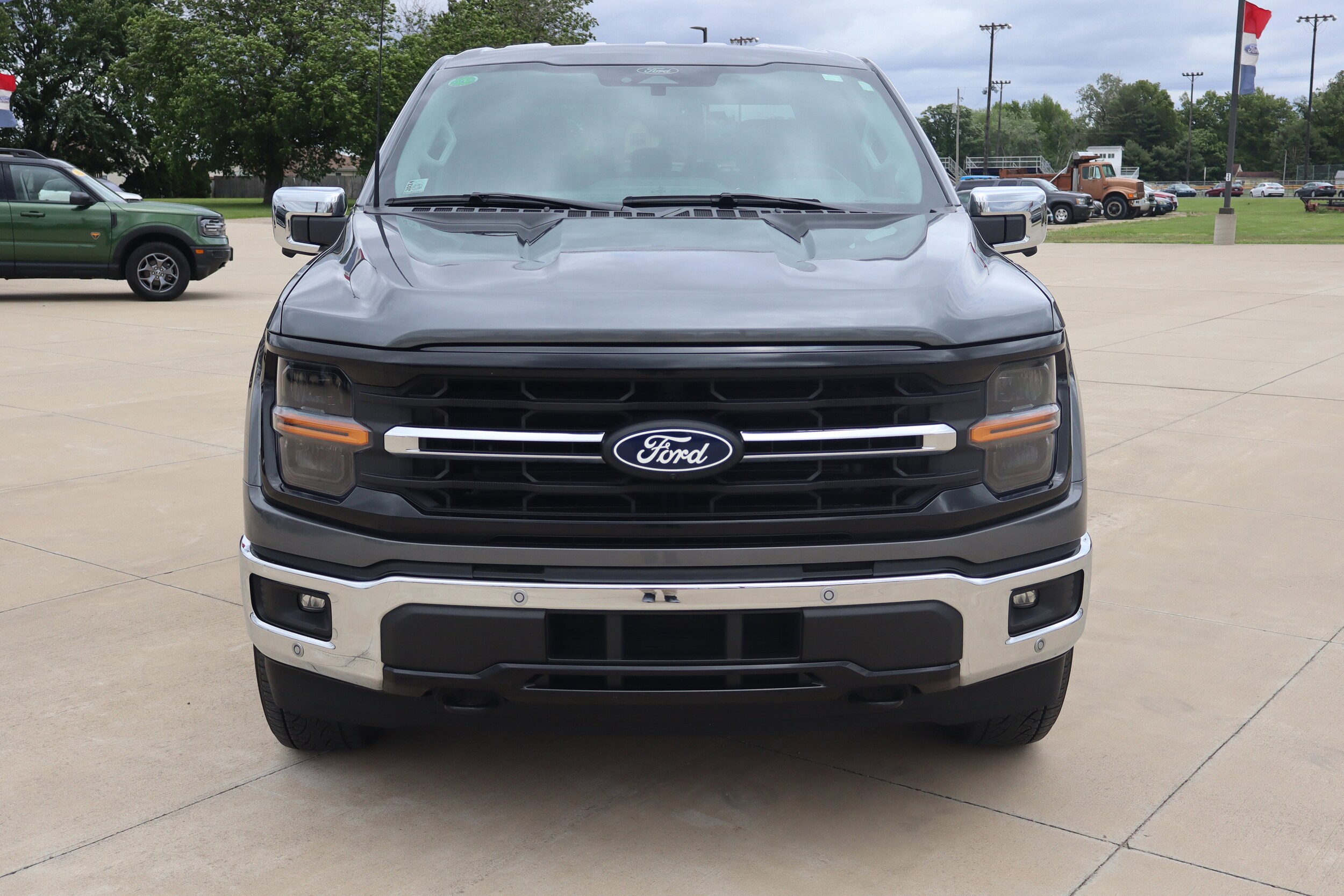 2024 Ford F-150 XLT photo 2