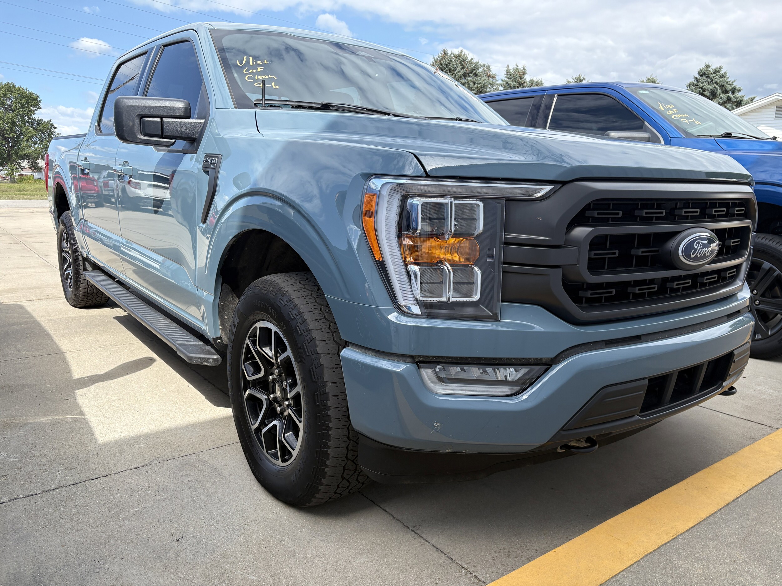 2023 Ford F-150 XLT photo 2
