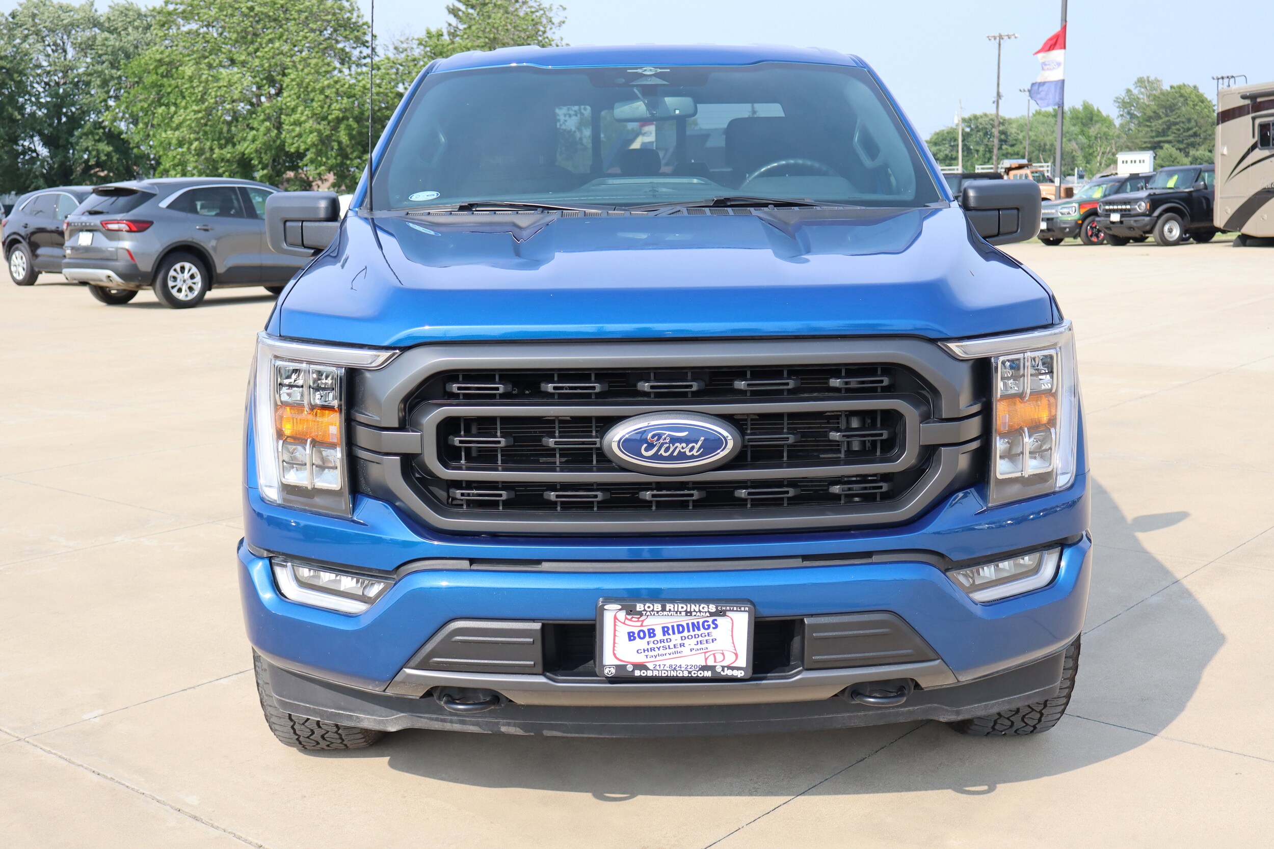2023 Ford F-150 XLT photo 2
