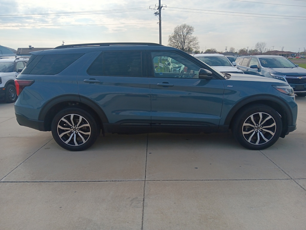 Used 2025 Ford Explorer ST-Line SUV