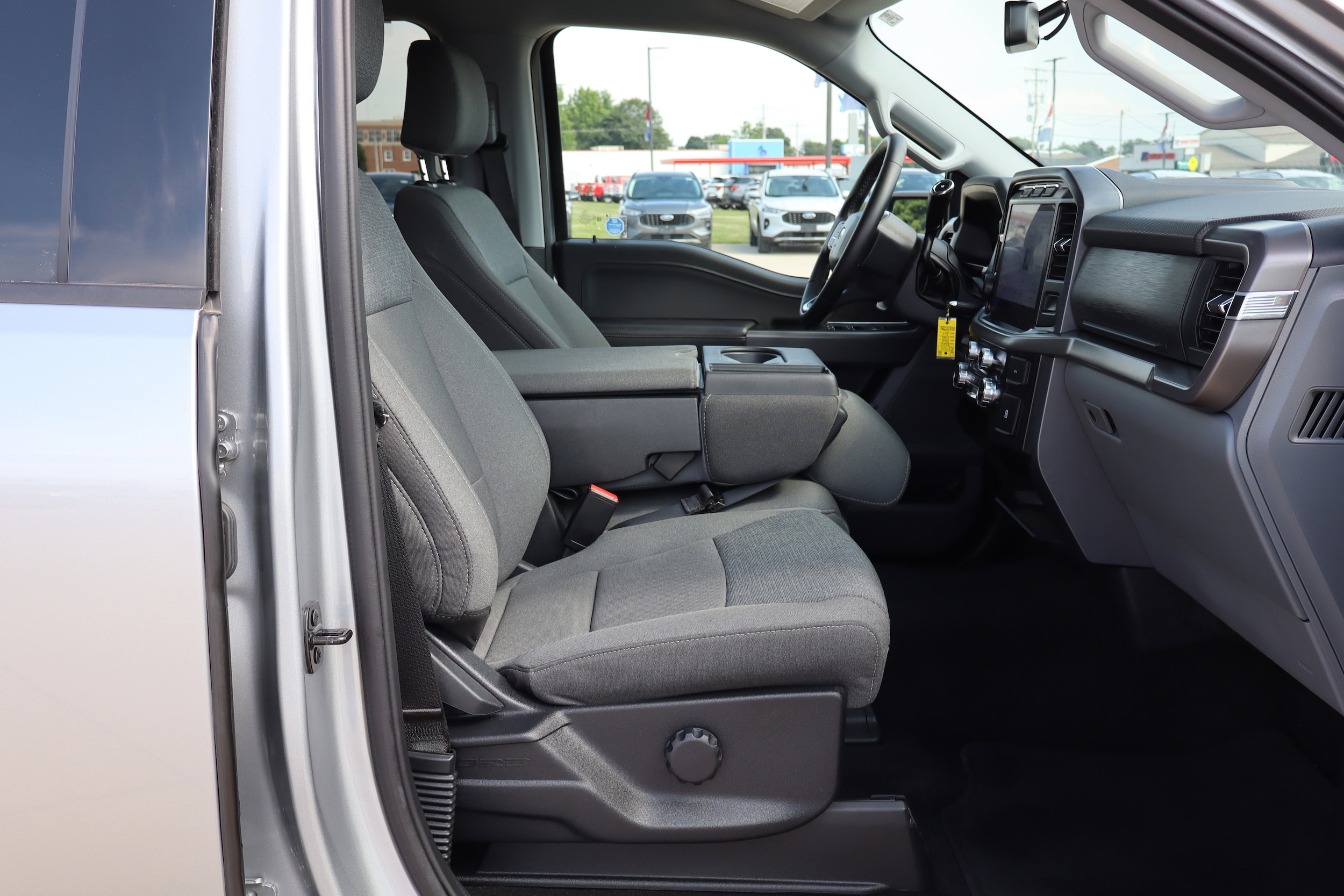 2024 Ford F-150 XLT - Photo 13