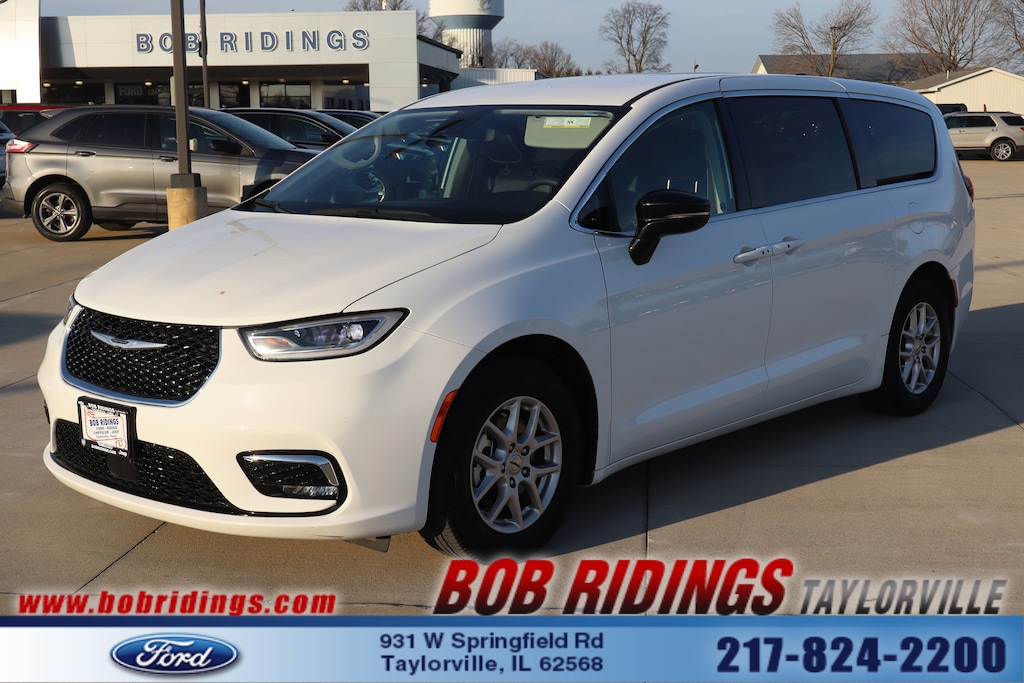 Used 2024 Chrysler Pacifica Touring L Van Passenger Van