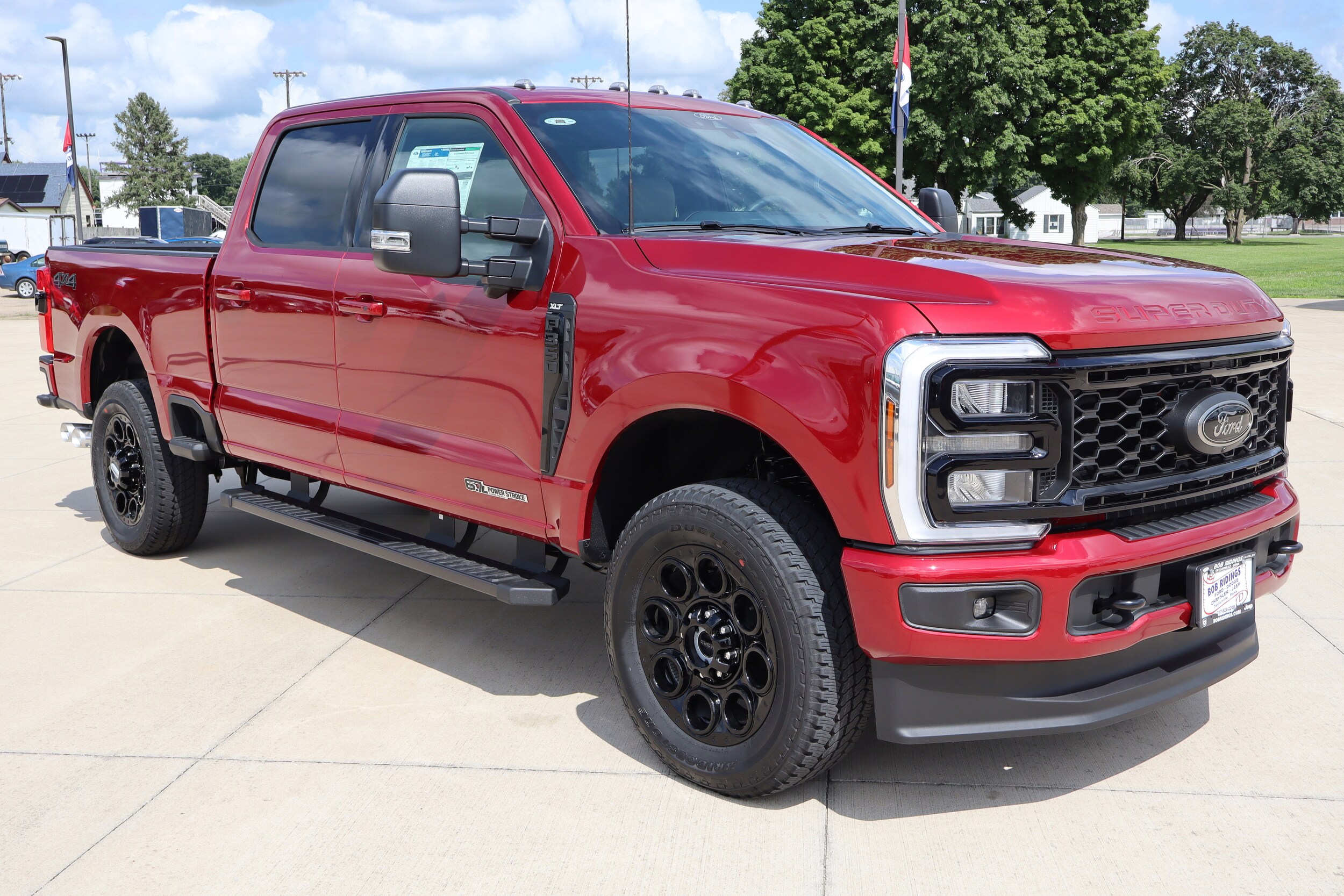 2025 Ford F-350 XLT photo 3