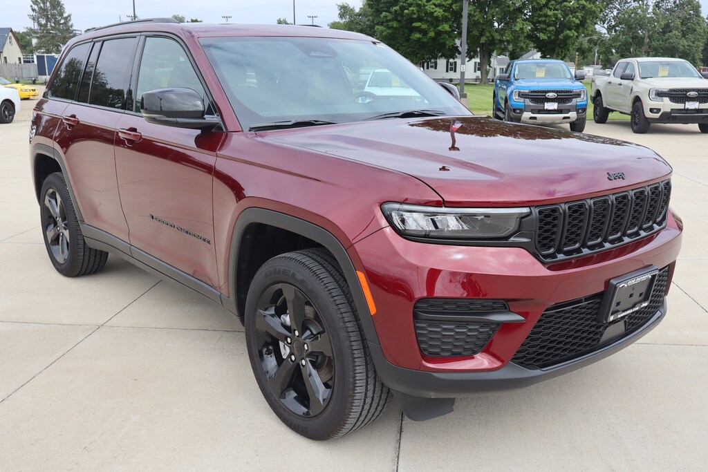 Used 2025 Jeep Grand Cherokee Altitude X SUV