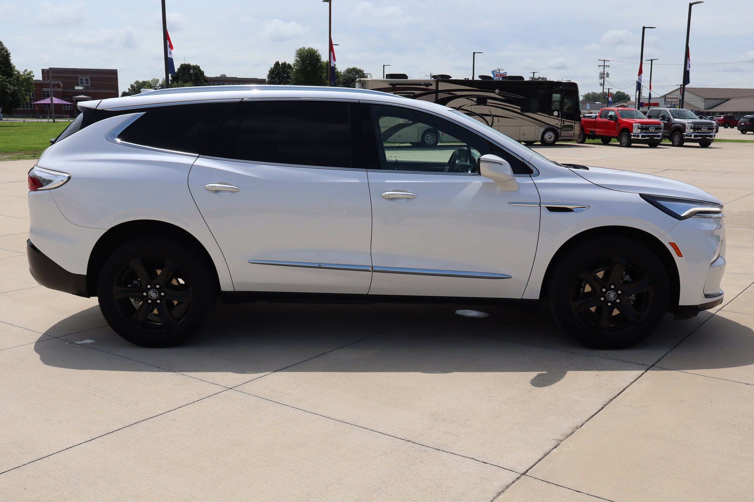 2023 Buick Enclave Essence photo 4