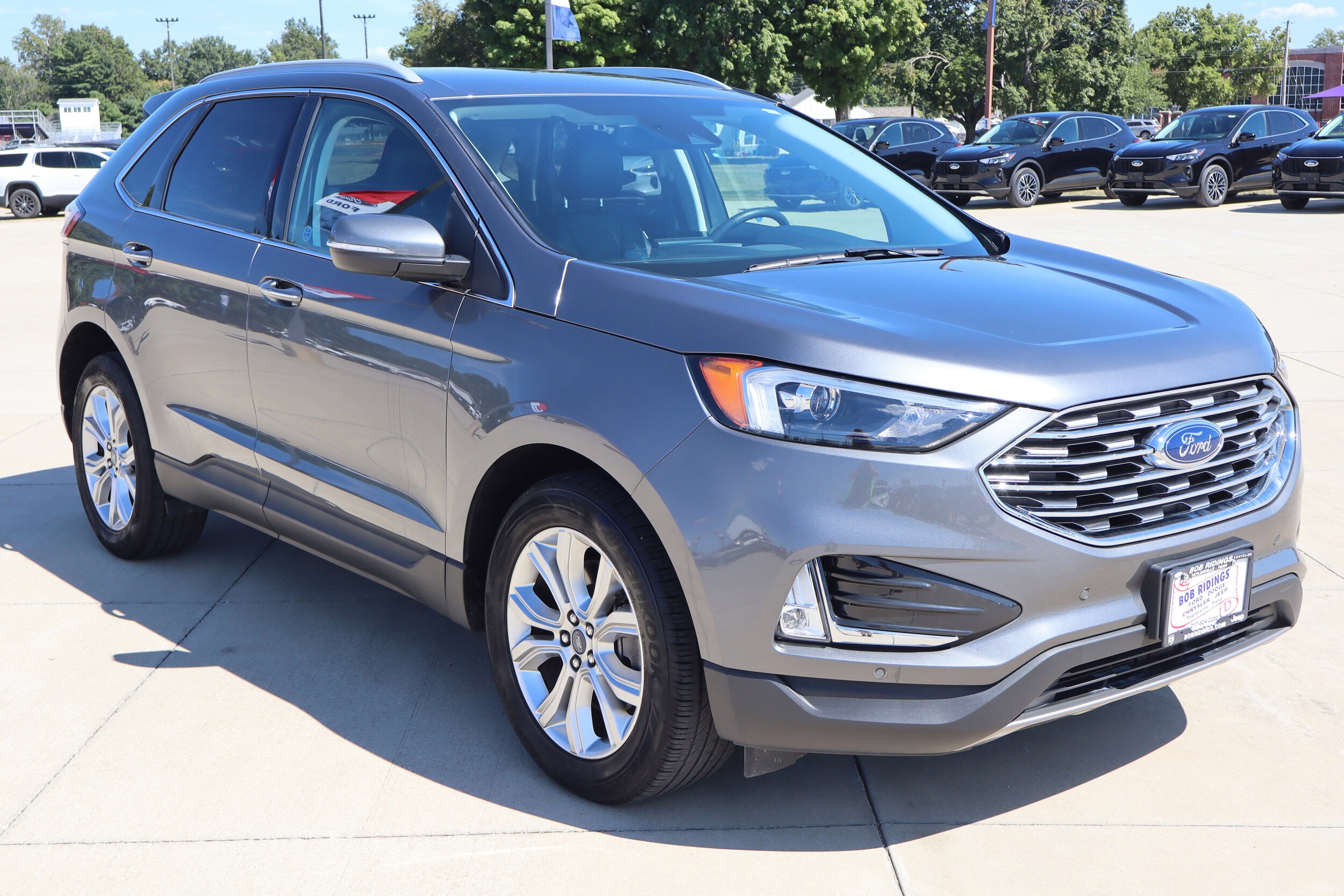 2022 Ford Edge Titanium photo 3