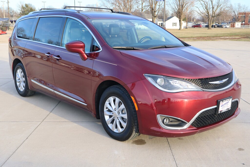 Used 2019 Chrysler Pacifica Touring L Van Passenger Van