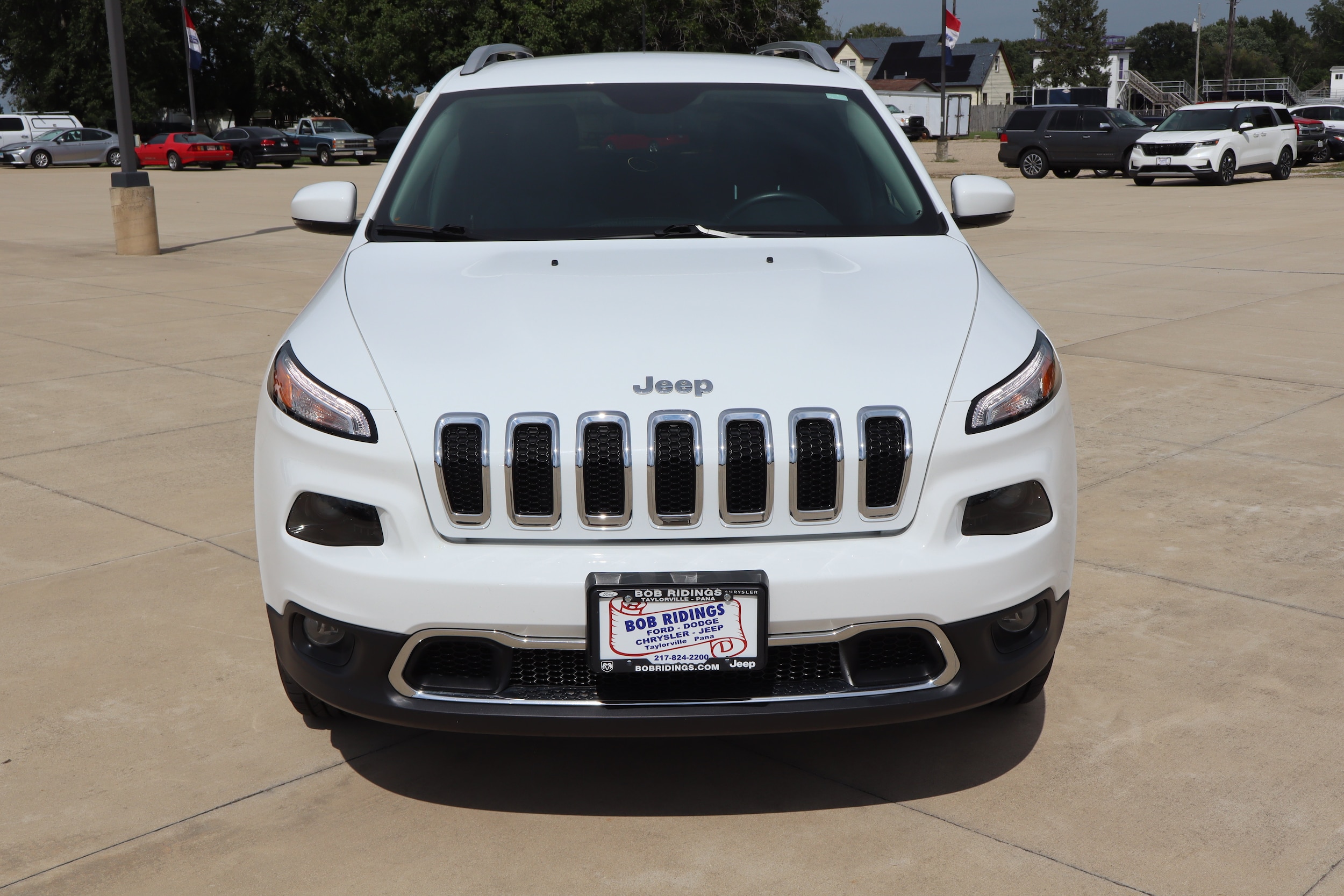 Used 2017 Jeep Cherokee Limited with VIN 1C4PJMDS7HW547306 for sale in Taylorville, IL