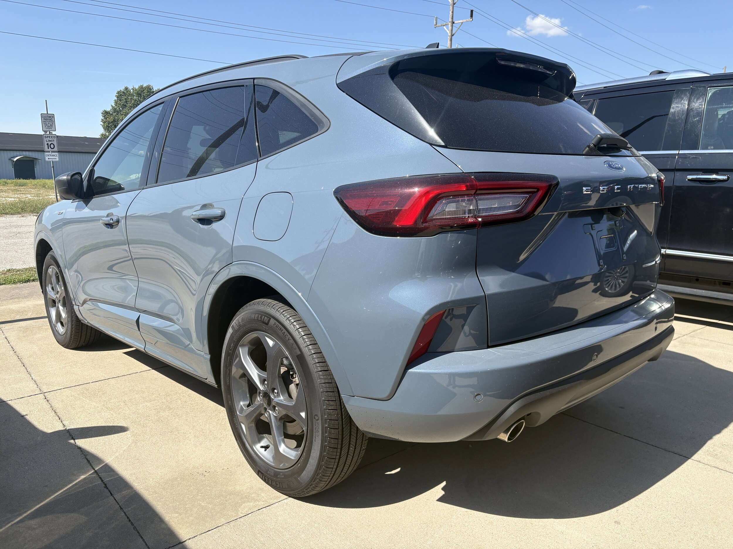 2023 Ford Escape ST-Line photo 3