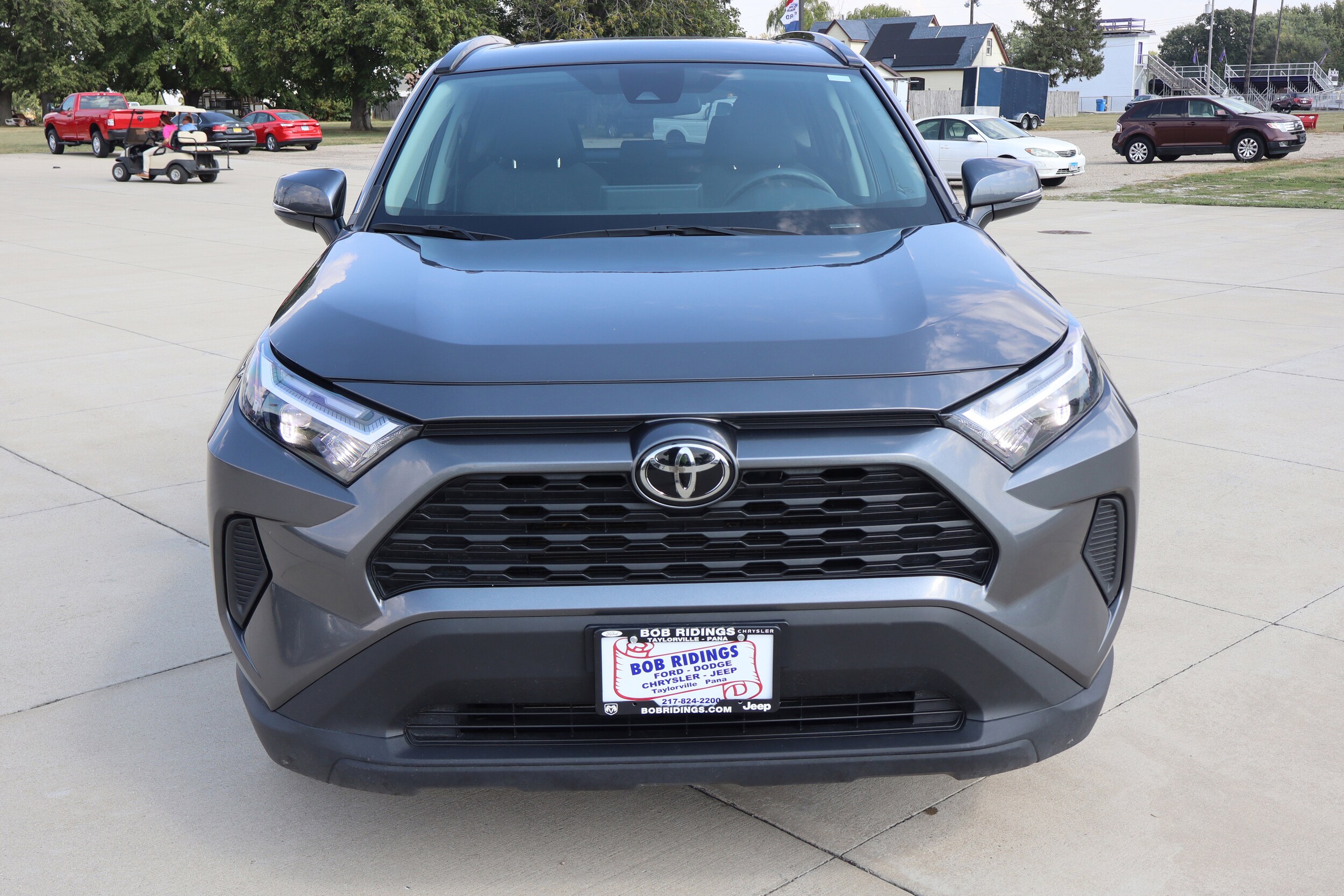 2024 Toyota RAV4 XLE photo 2