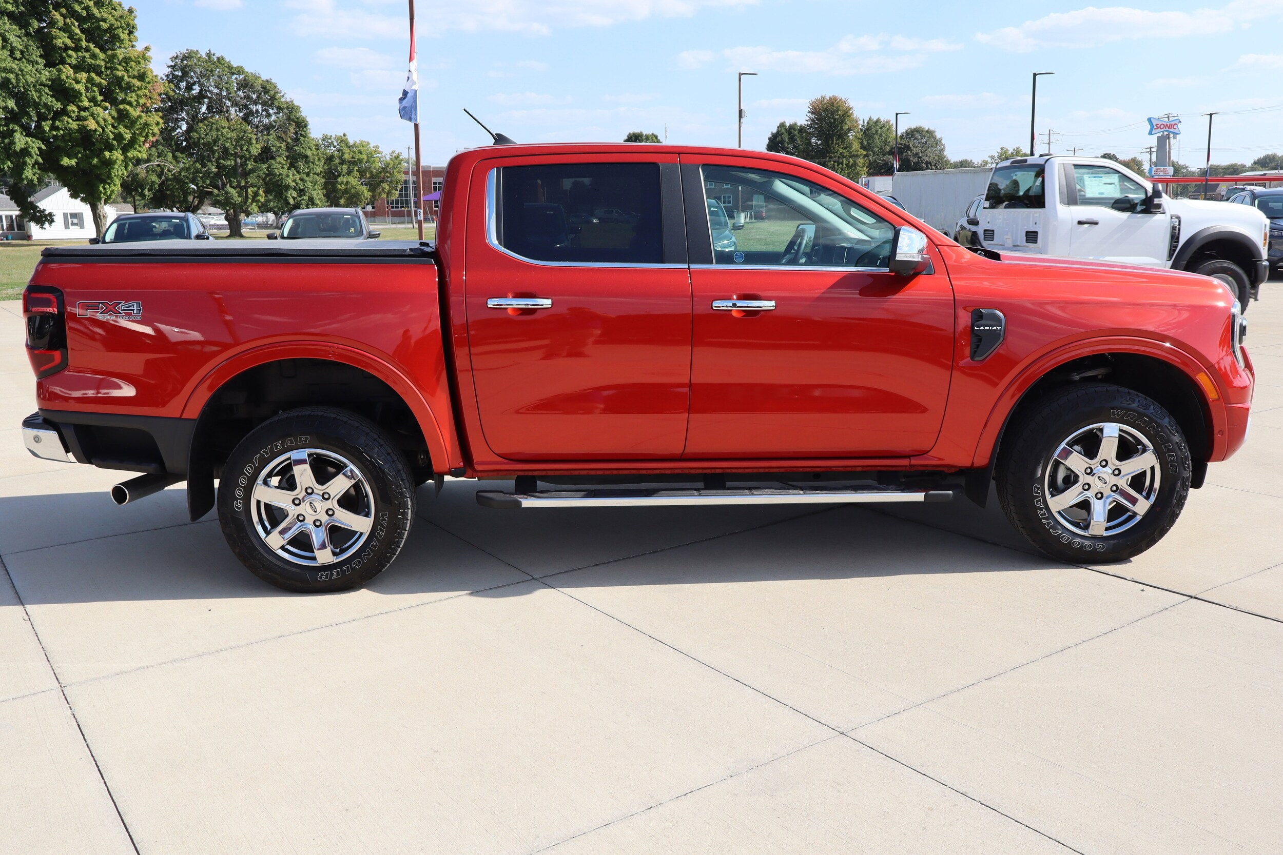 2024 Ford Ranger Lariat photo 2