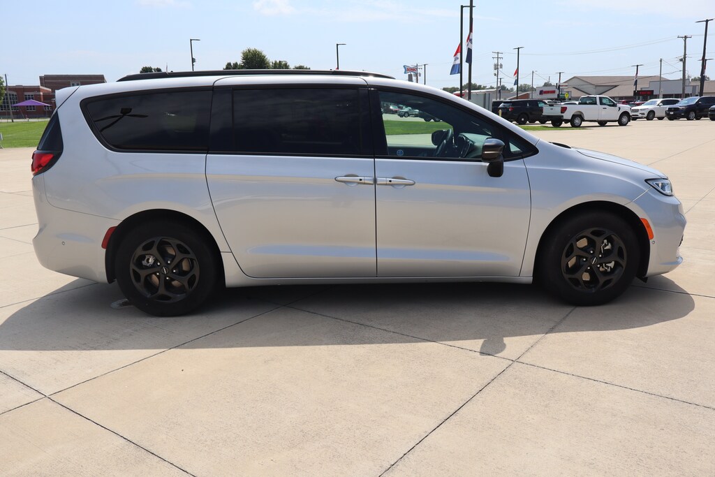 Used 2024 Chrysler Pacifica Plug-In Hybrid Hybrid Premium S Appearance Pkg Van Passenger Van