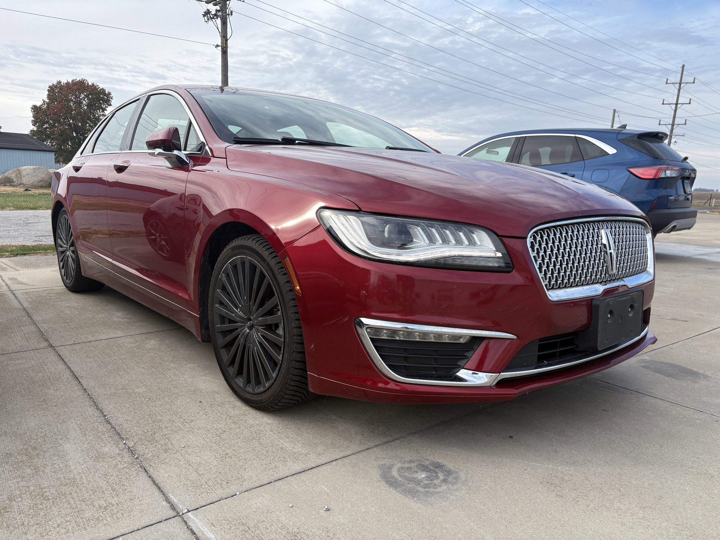 2017 Lincoln MKZ Hybrid Reserve photo 2