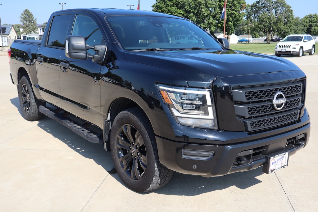Used 2023 Nissan Titan SV Truck Crew Cab