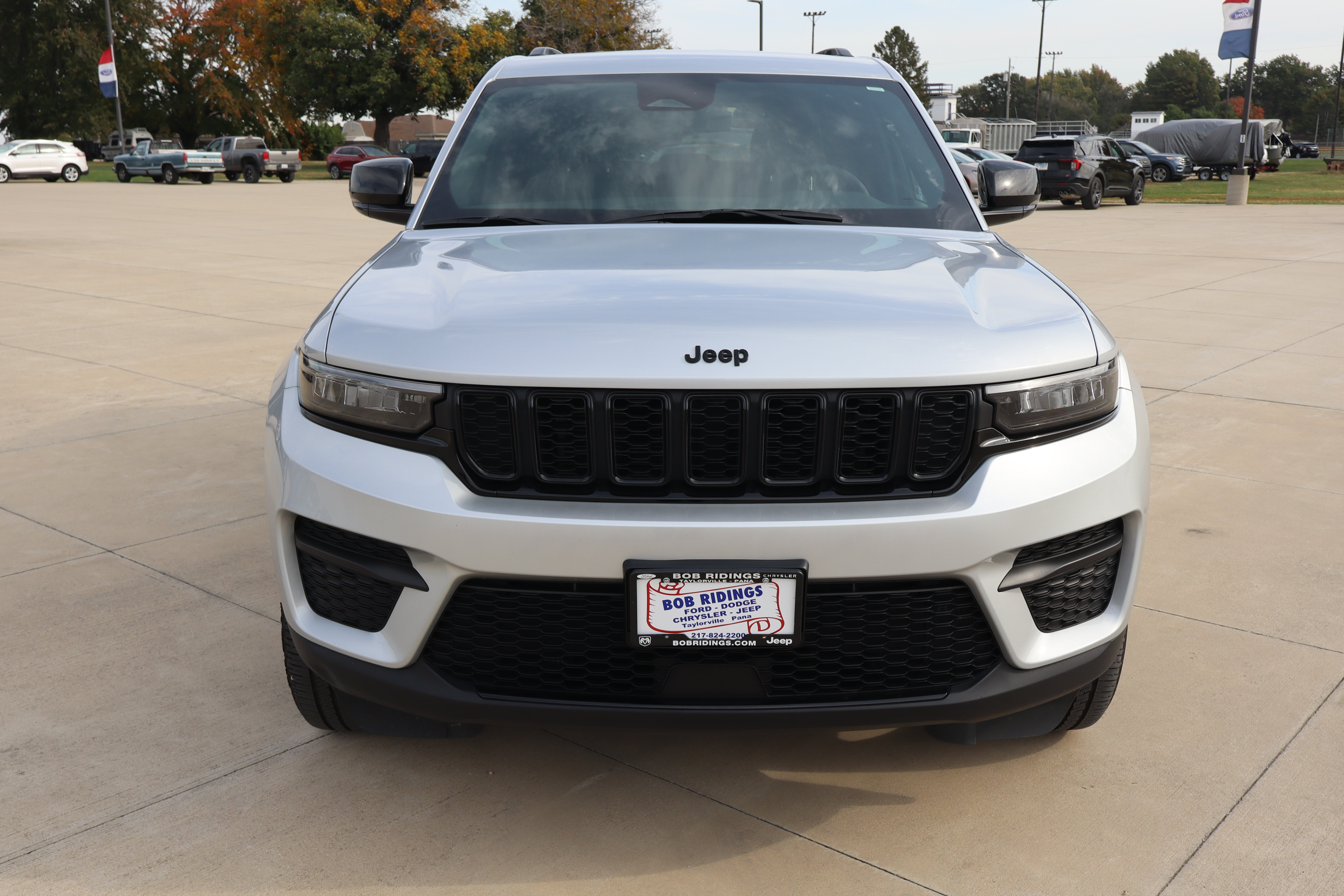Used 2025 Jeep Grand Cherokee Altitude SUV