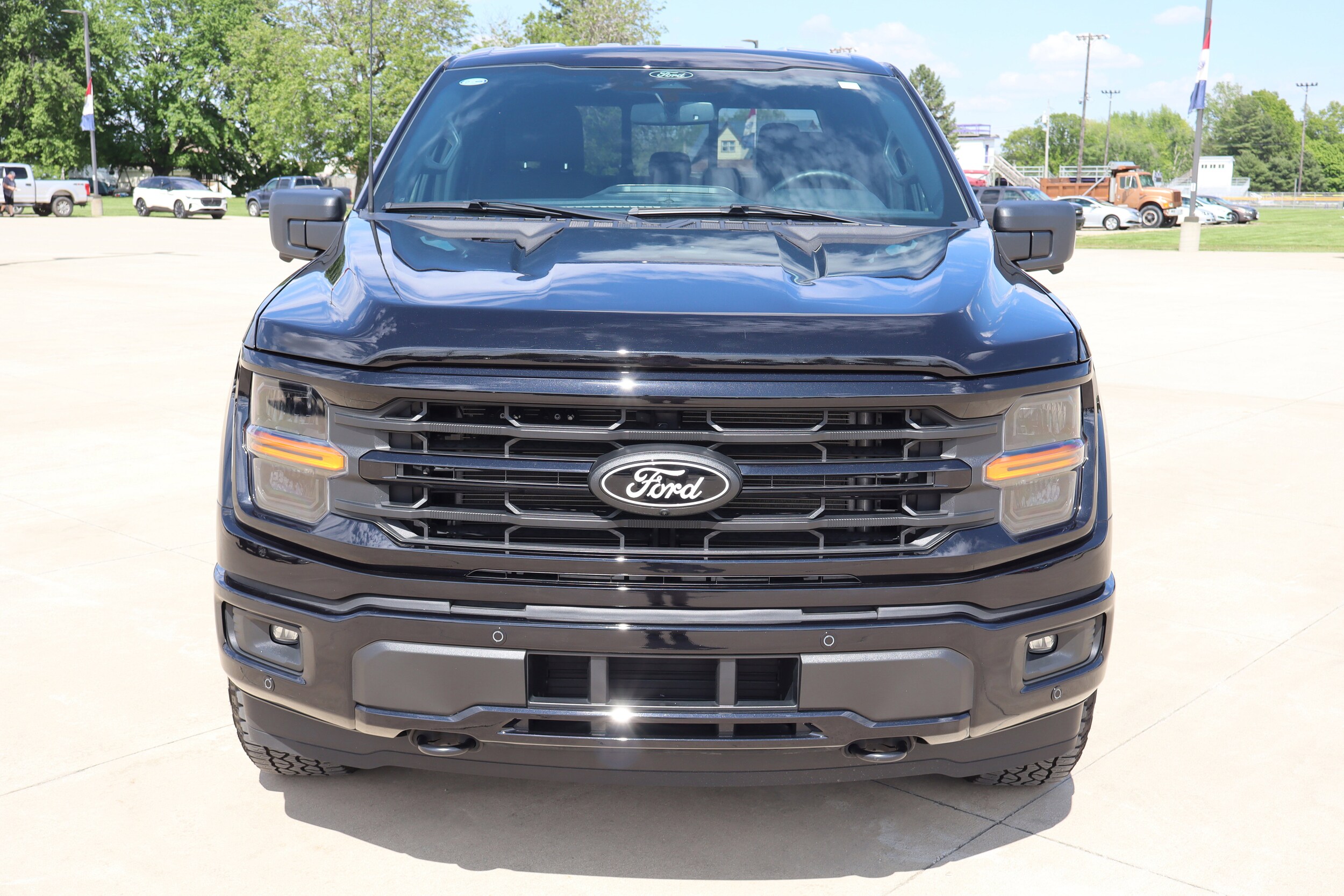 2024 Ford F-150 XLT photo 2