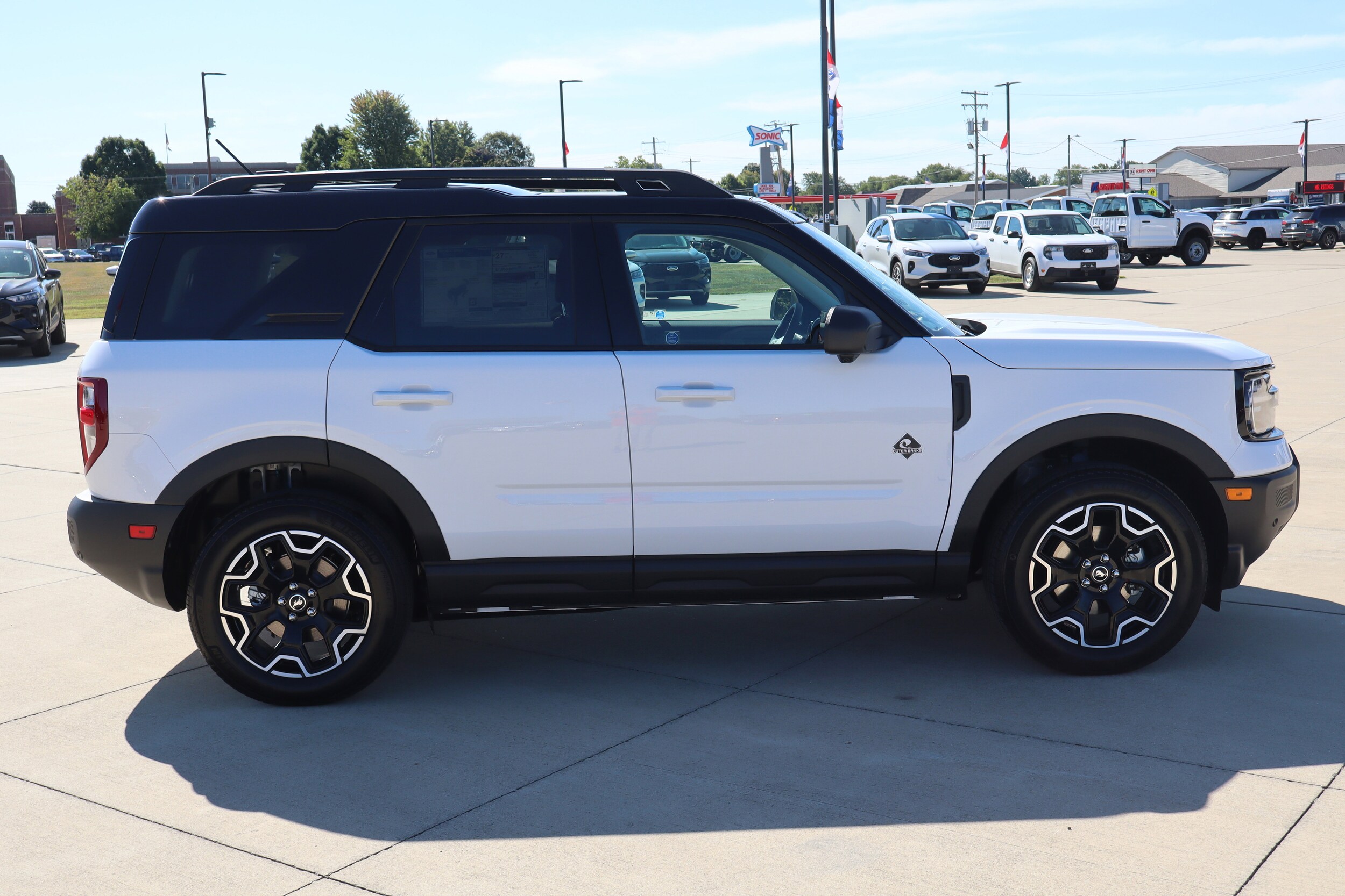 2025 Ford Bronco Sport Outer Banks photo 2