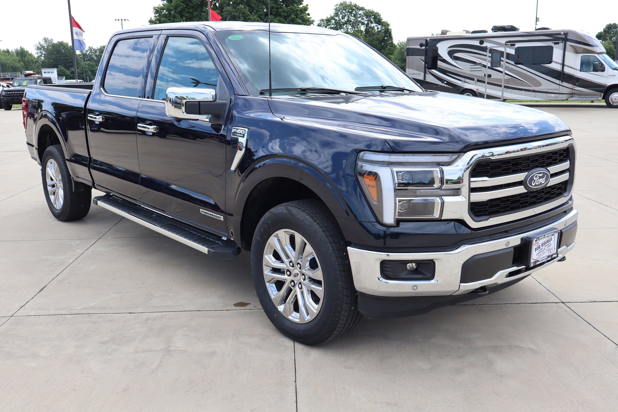 2025 Ford F-150 Lariat photo 3