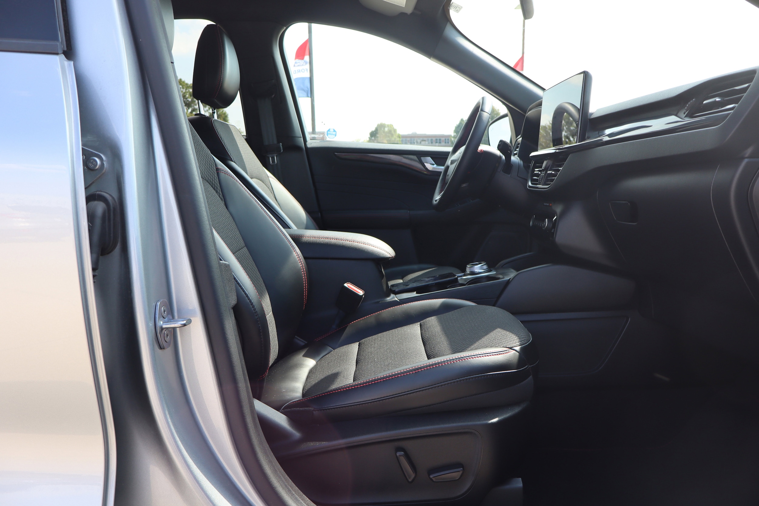 2023 Ford Escape ST-Line Elite - Photo 13