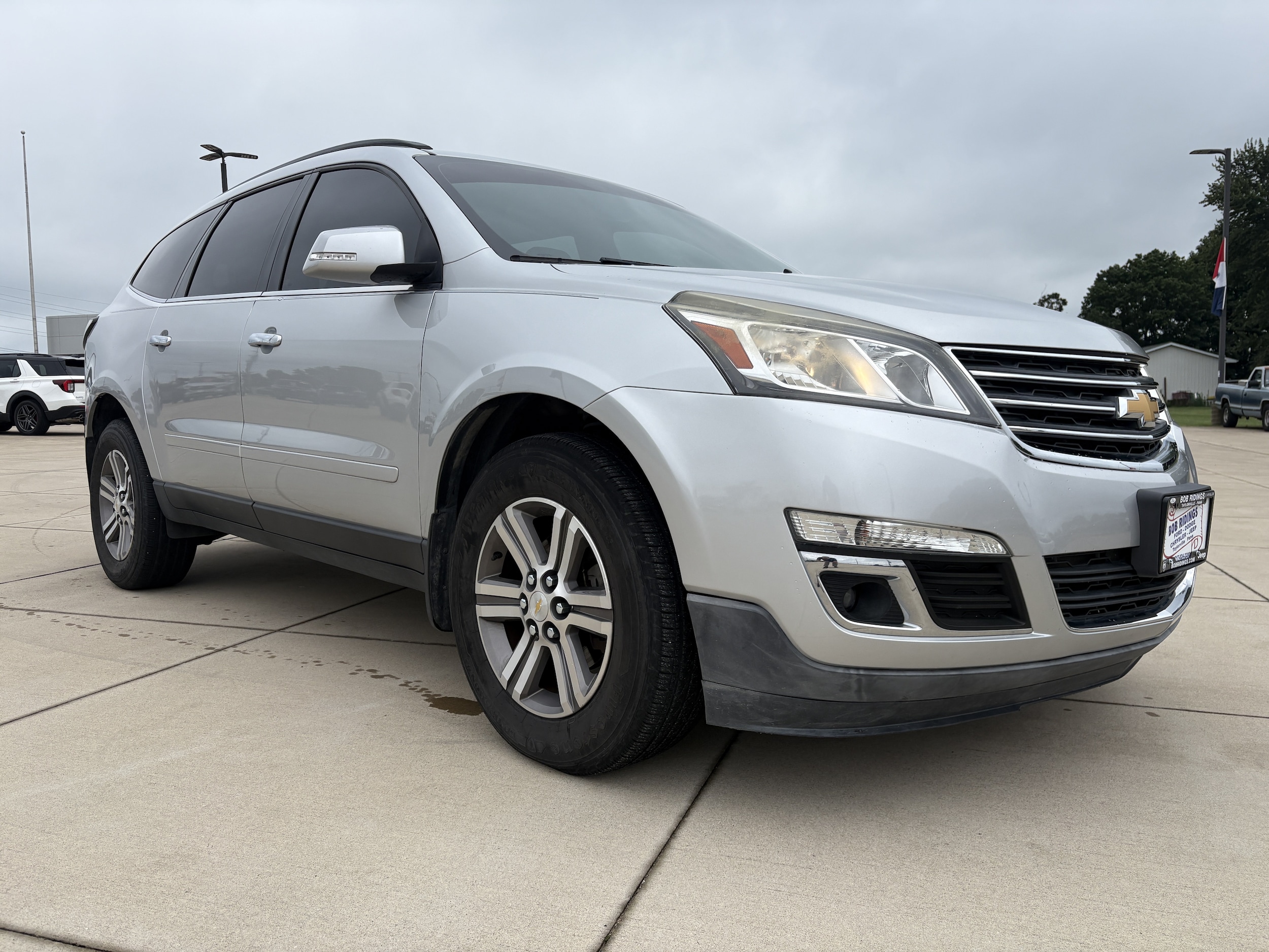 Used 2016 Chevrolet Traverse 2LT with VIN 1GNKVHKD2GJ205453 for sale in Taylorville, IL