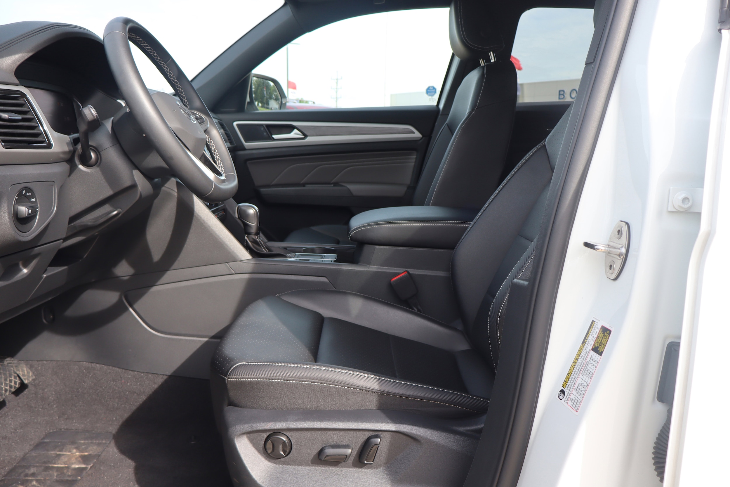 2023 Volkswagen Atlas Cross Sport SE w/Tech - Photo 9