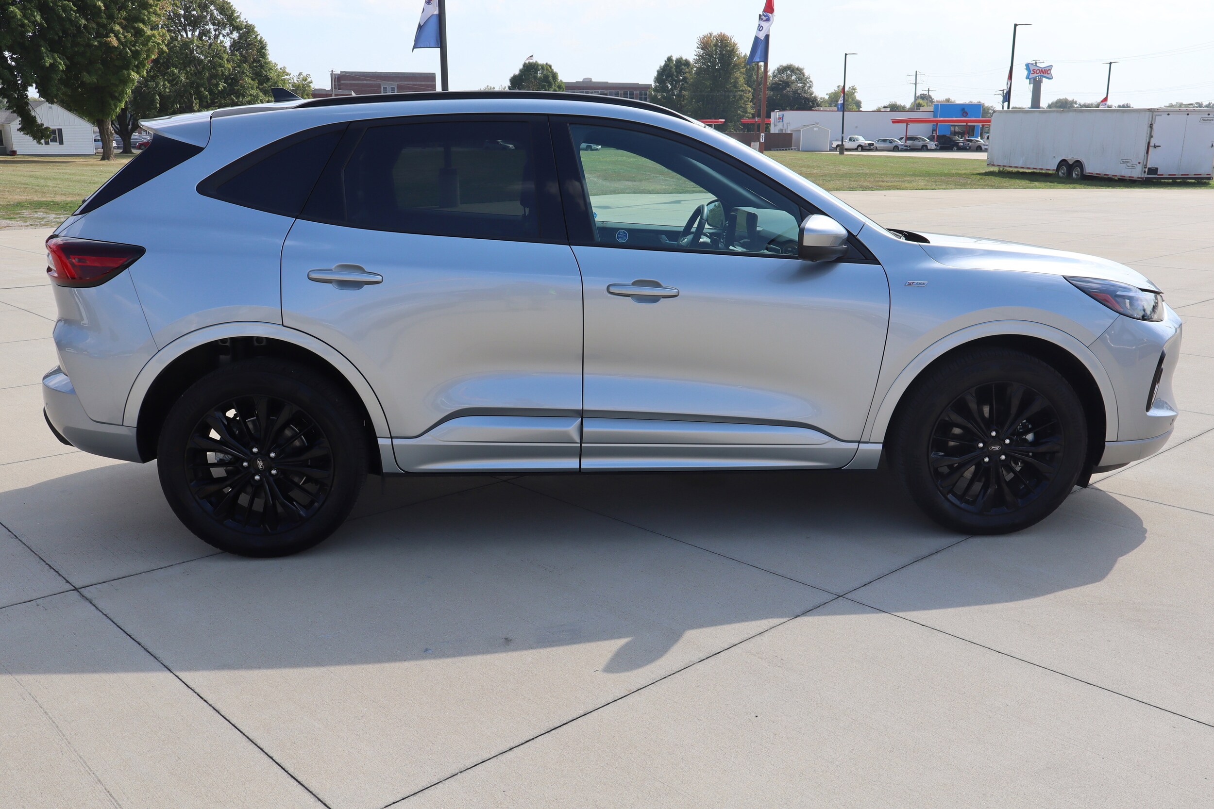 2023 Ford Escape ST-Line Elite photo 4