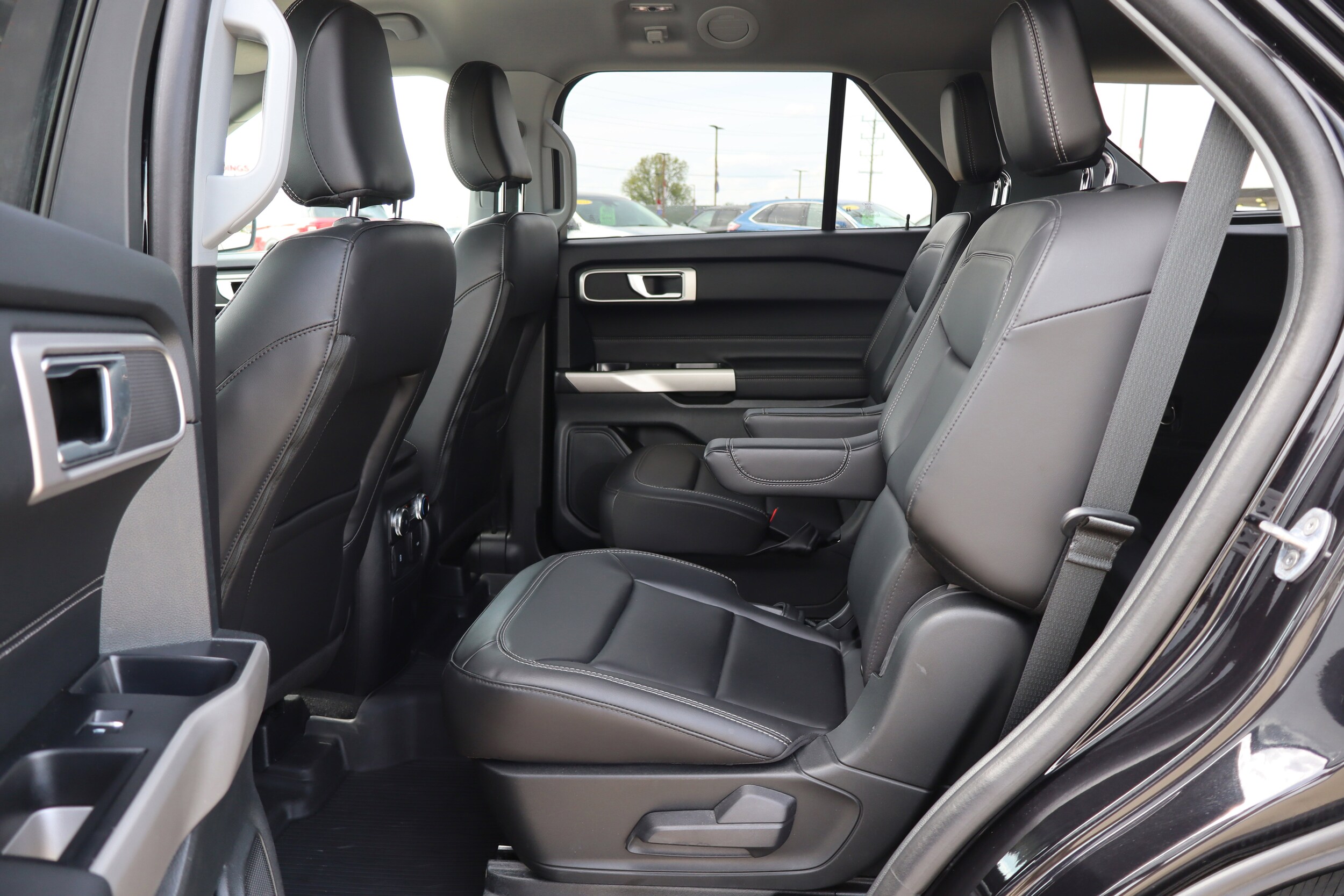 2023 Ford Explorer XLT - Photo 11
