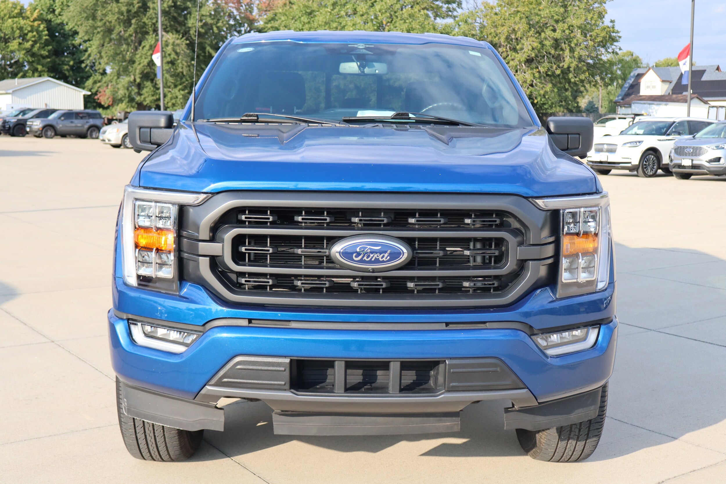 2023 Ford F-150 XLT photo 2