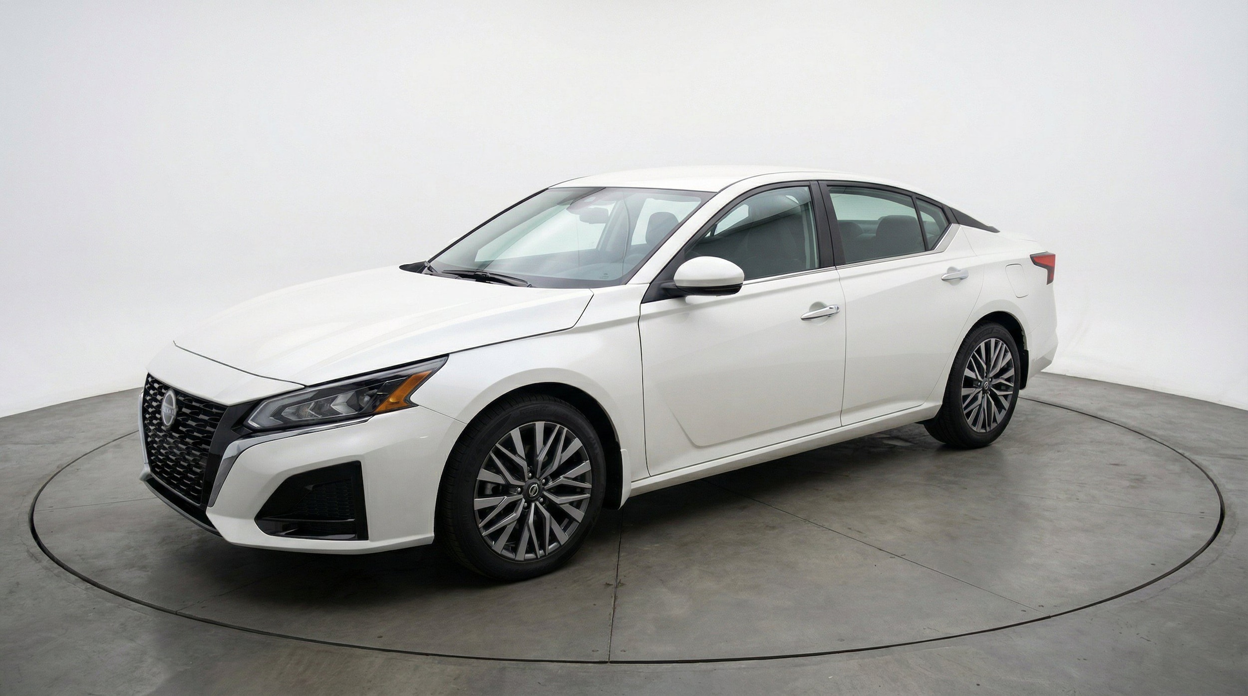 Thumbnail: 2025 Nissan Altima - 3