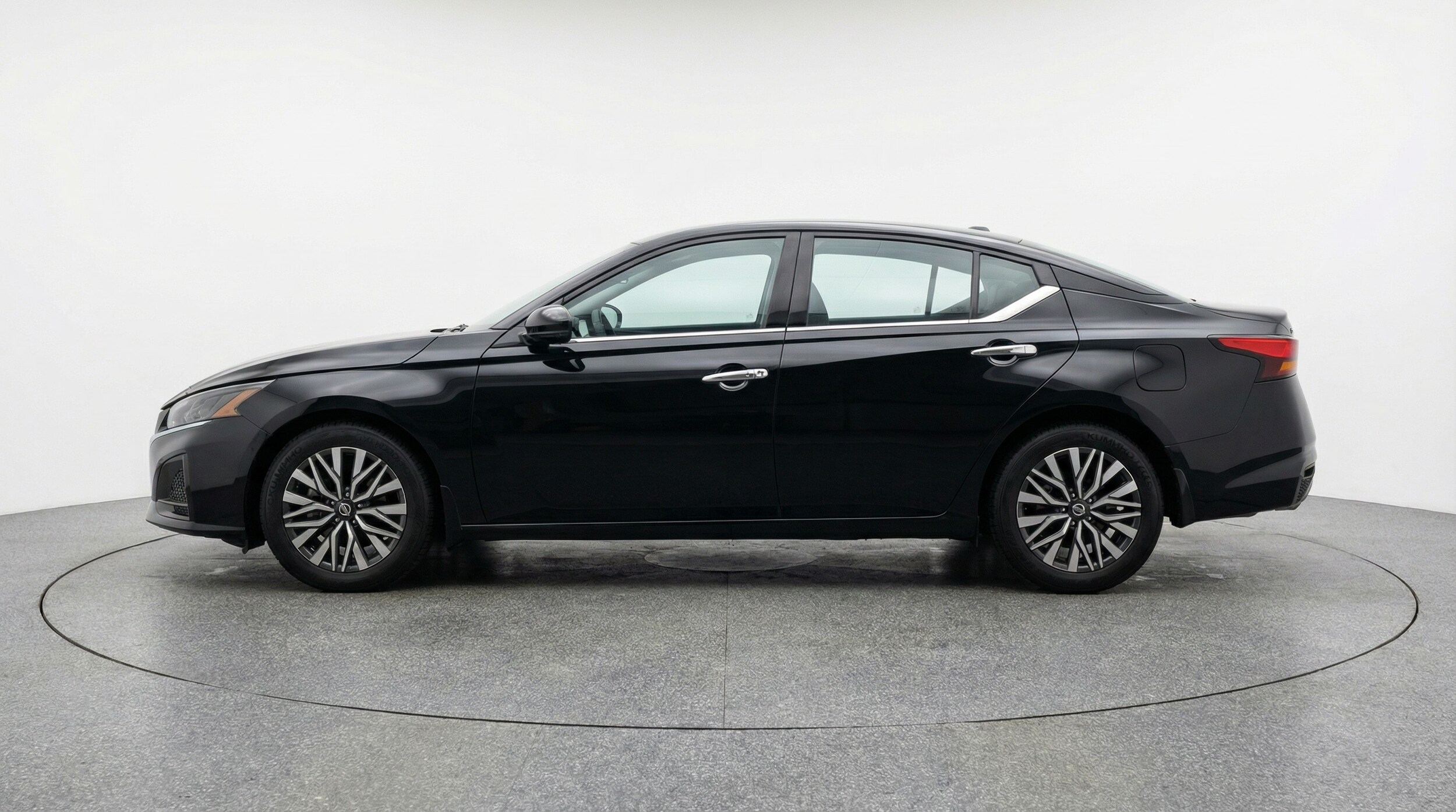 Thumbnail: 2025 Nissan Altima - 4