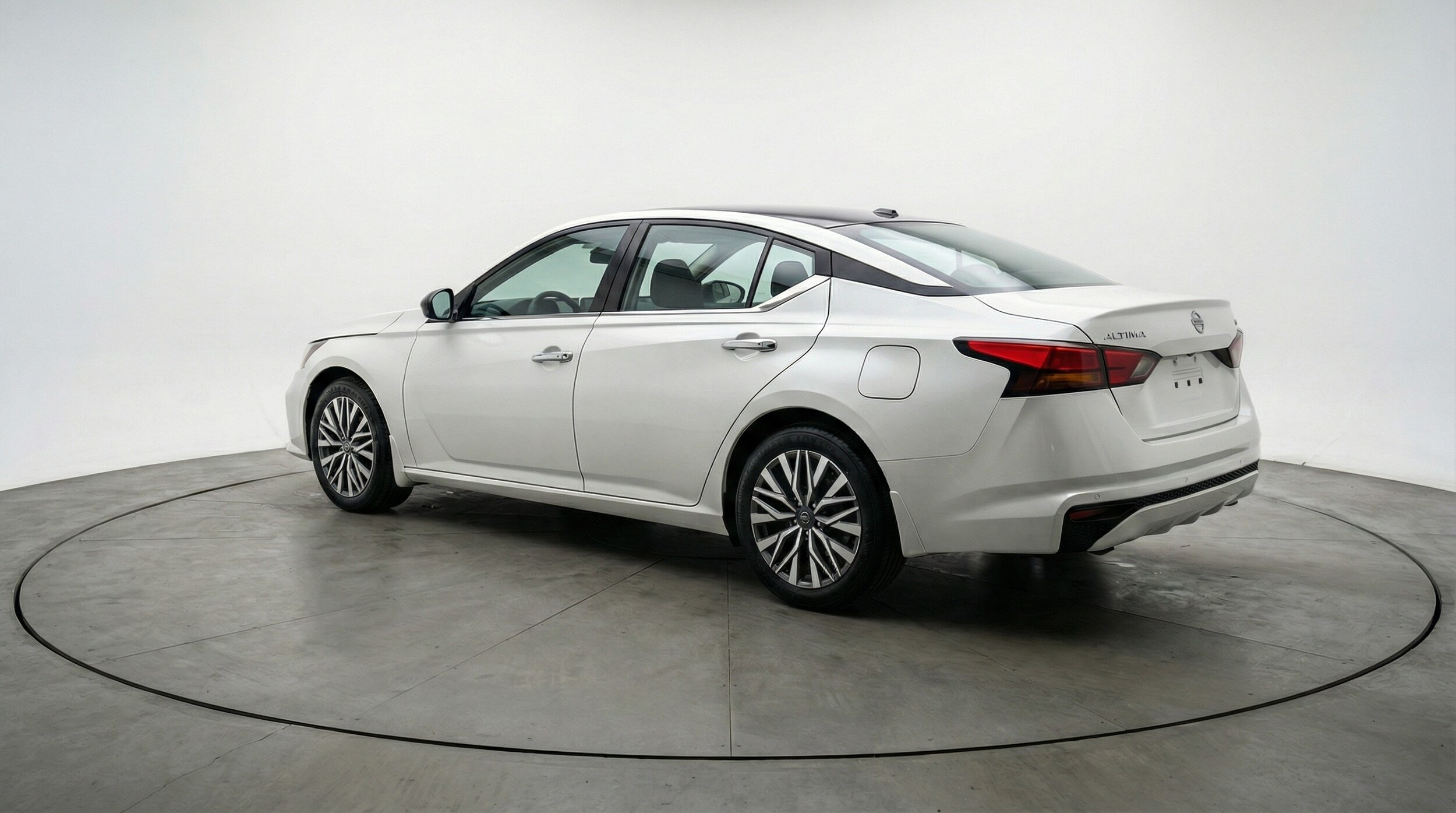 Thumbnail: 2025 Nissan Altima - 5