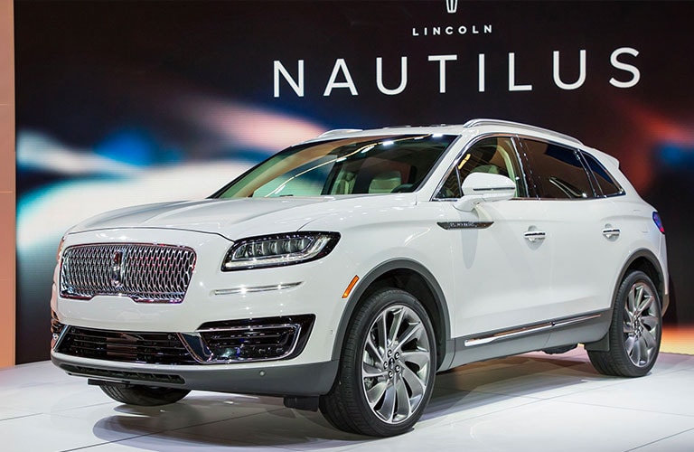 The 2019 Lincoln Nautilus vs The 2019 Lexus RX Series