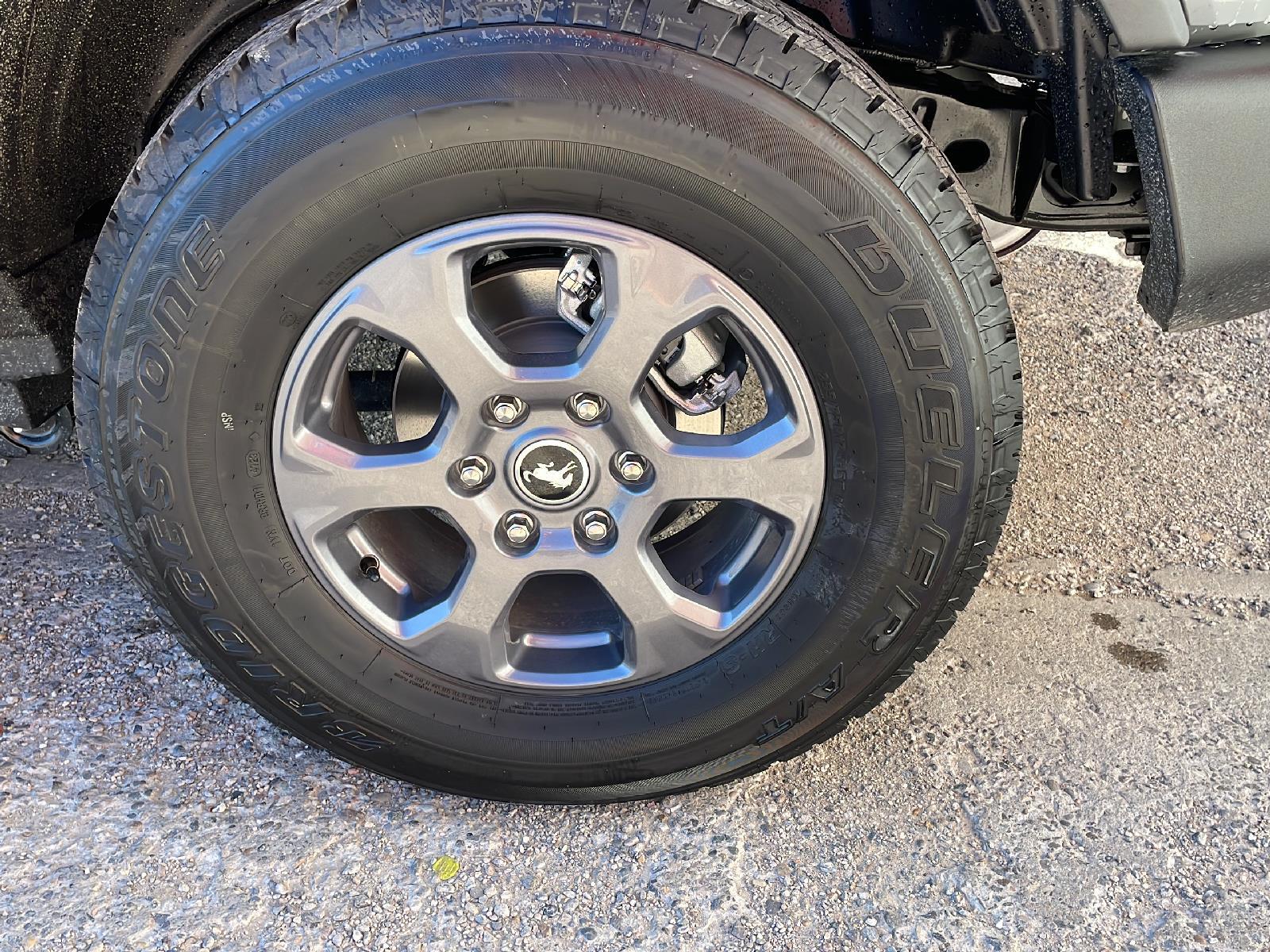 2024 Ford Bronco Big Bend photo 2