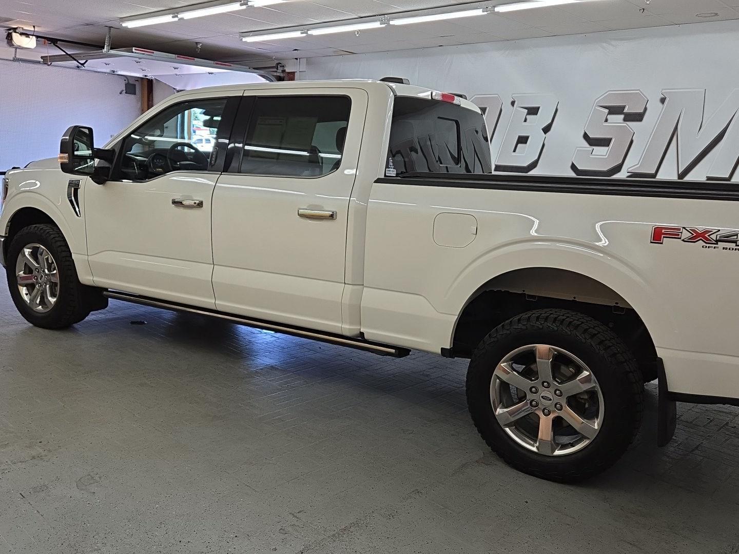 2023 Ford F-150 Lariat photo 3