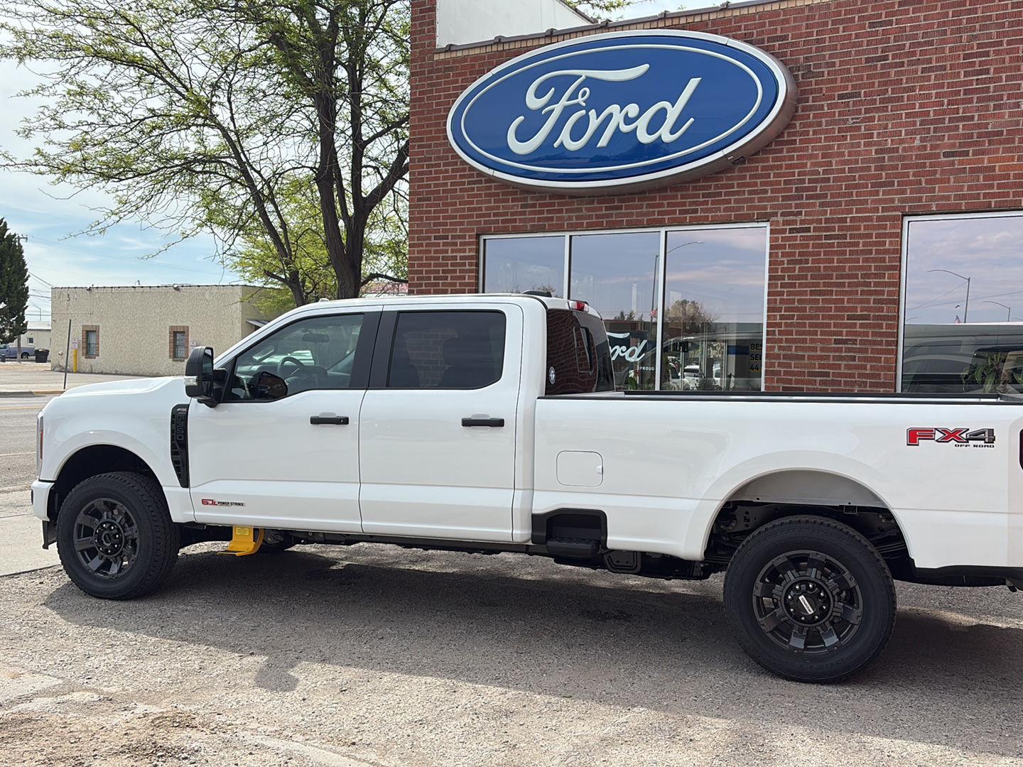 2025 Ford F-350 XL photo 2