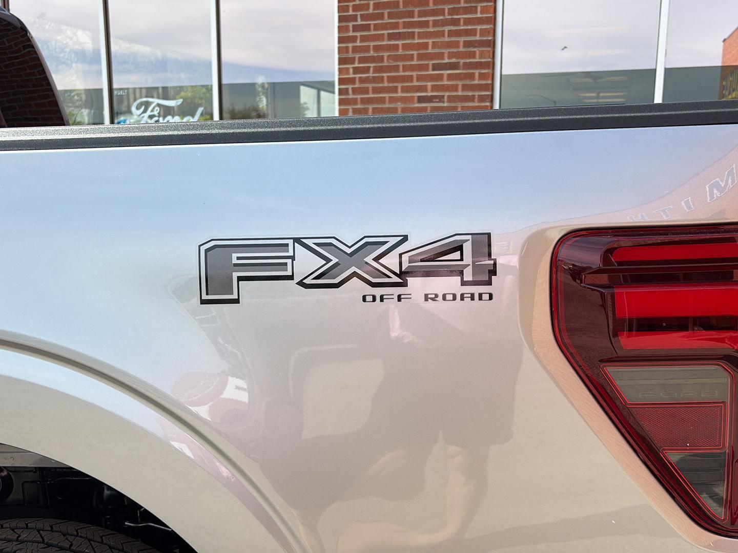 2025 Ford F-150 Lariat photo 3