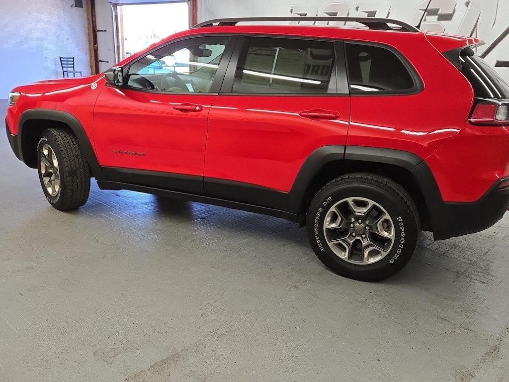 2019 Jeep Cherokee Trailhawk photo 3