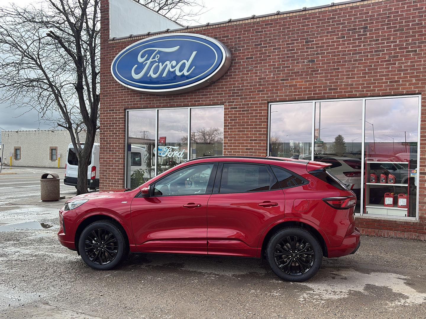 2025 Ford Escape ST-Line Elite photo 2