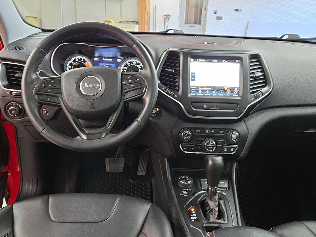 2019 Jeep Cherokee Trailhawk photo 2