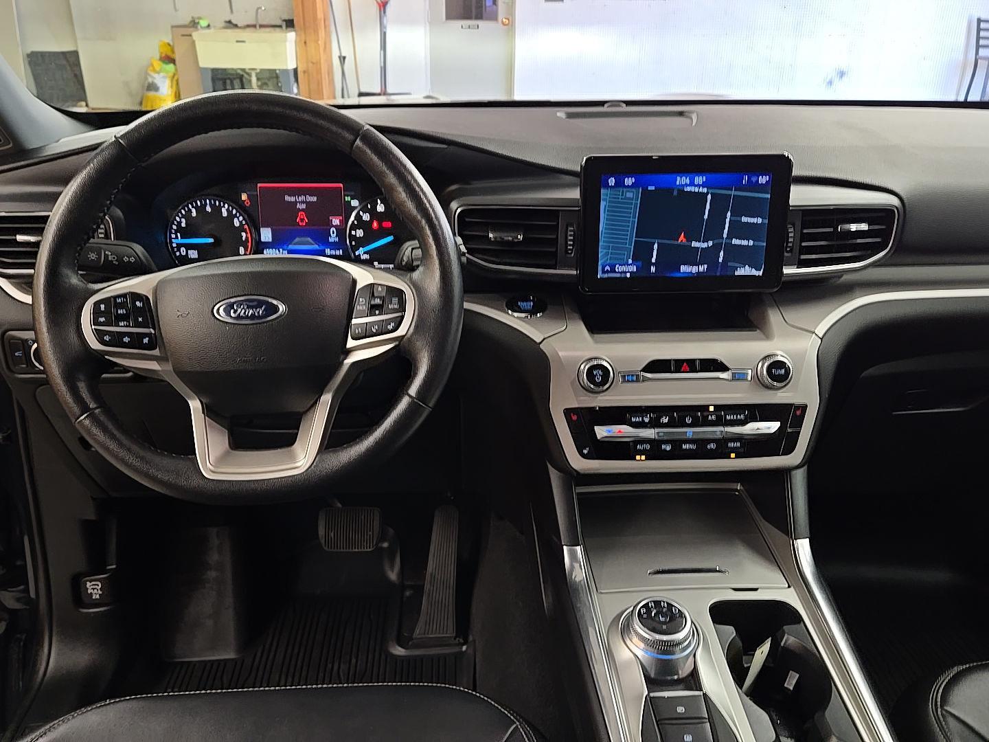 2023 Ford Explorer XLT photo 2