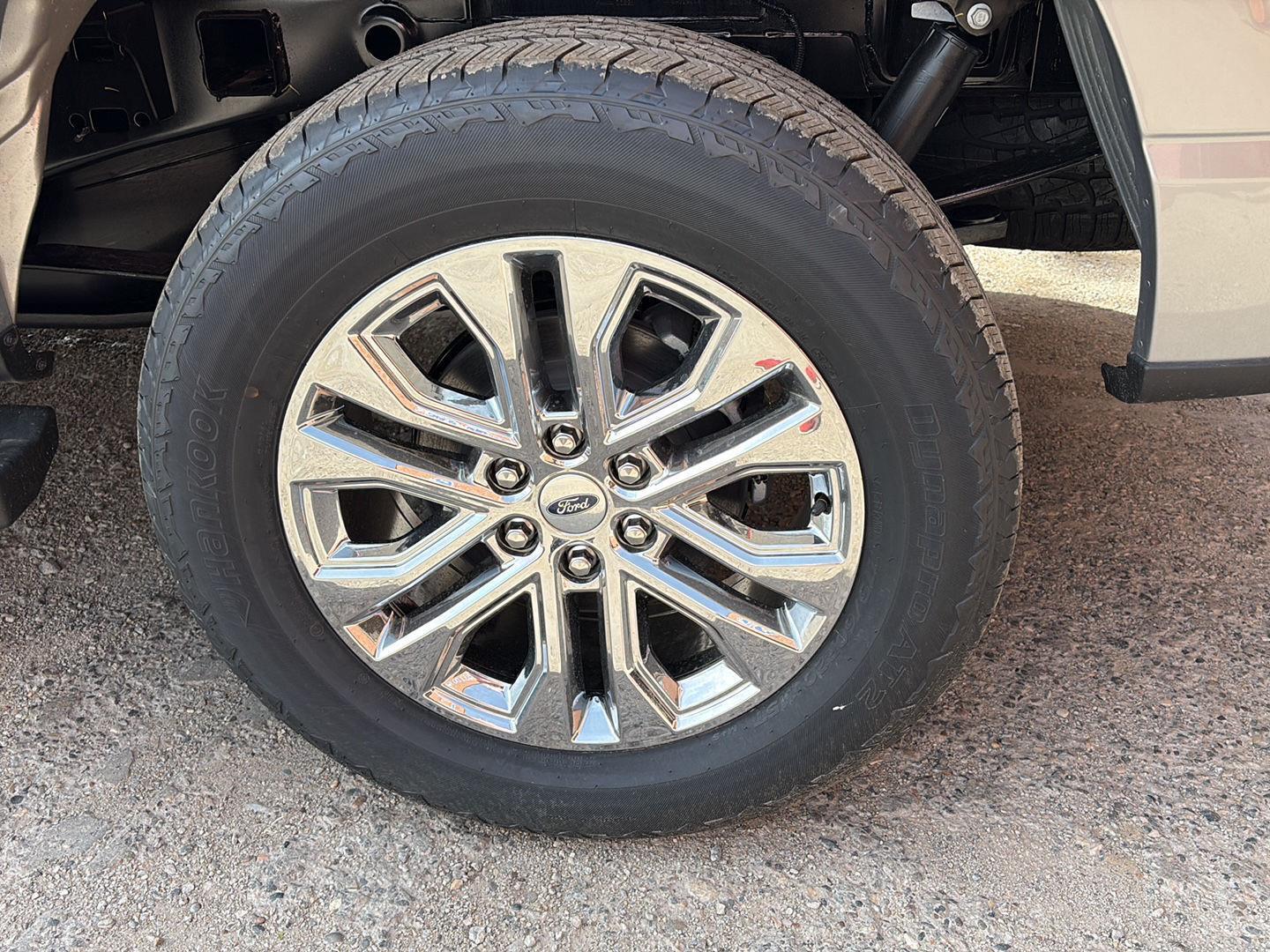 2025 Ford F-150 Lariat photo 4