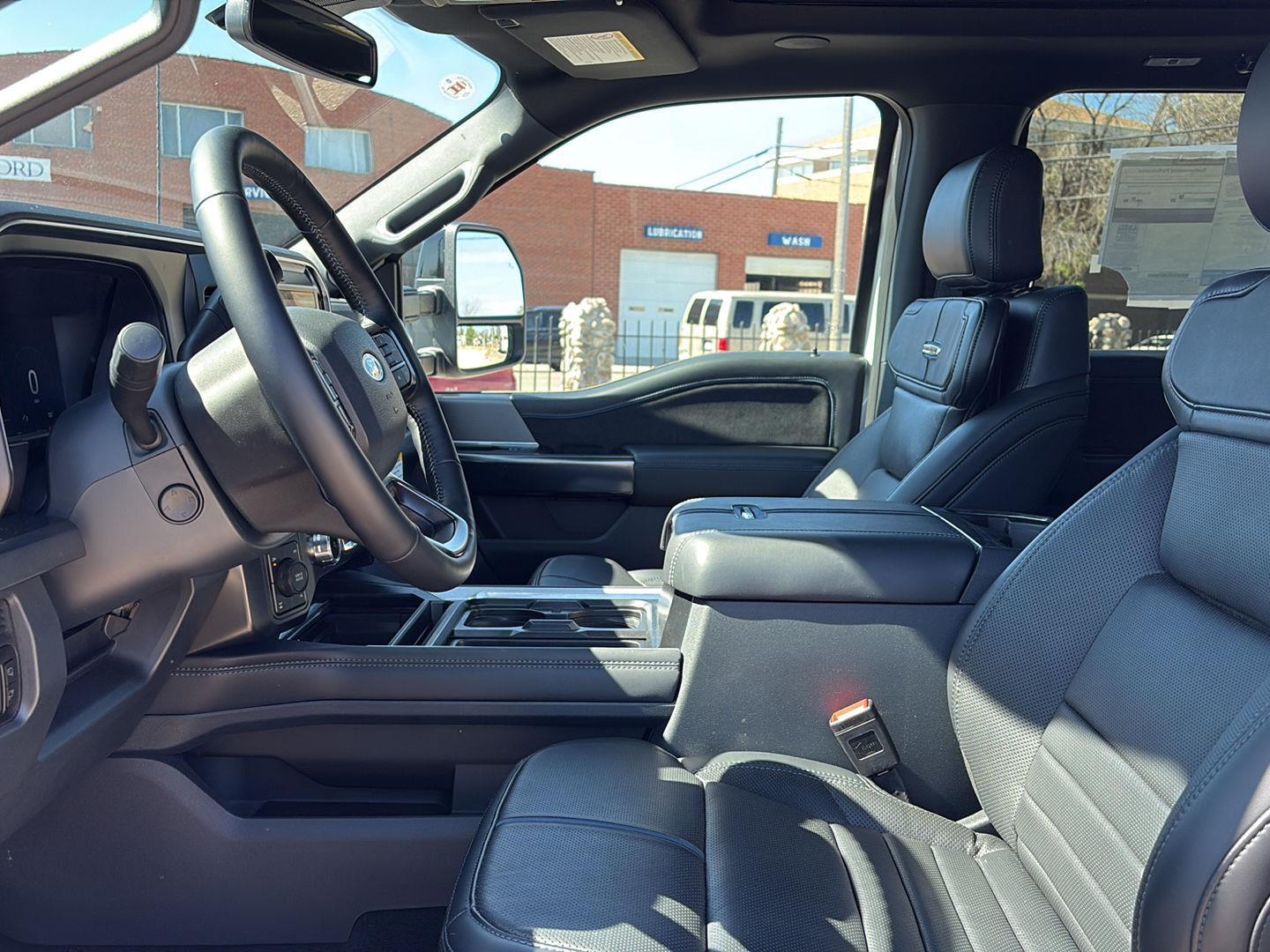 2026 Ford F-350 Super Duty Platinum - Photo 11