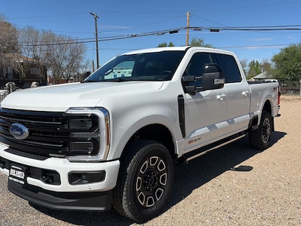 2026 Ford Super Duty F-350 SRW Platinum Truck