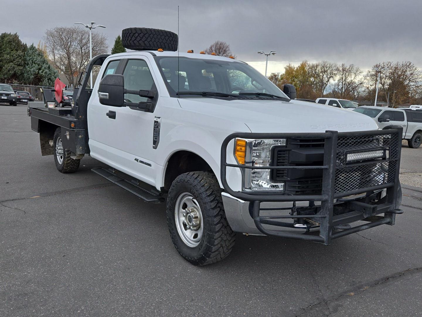 2017 Ford F-350 Super Duty Chassis Cab
